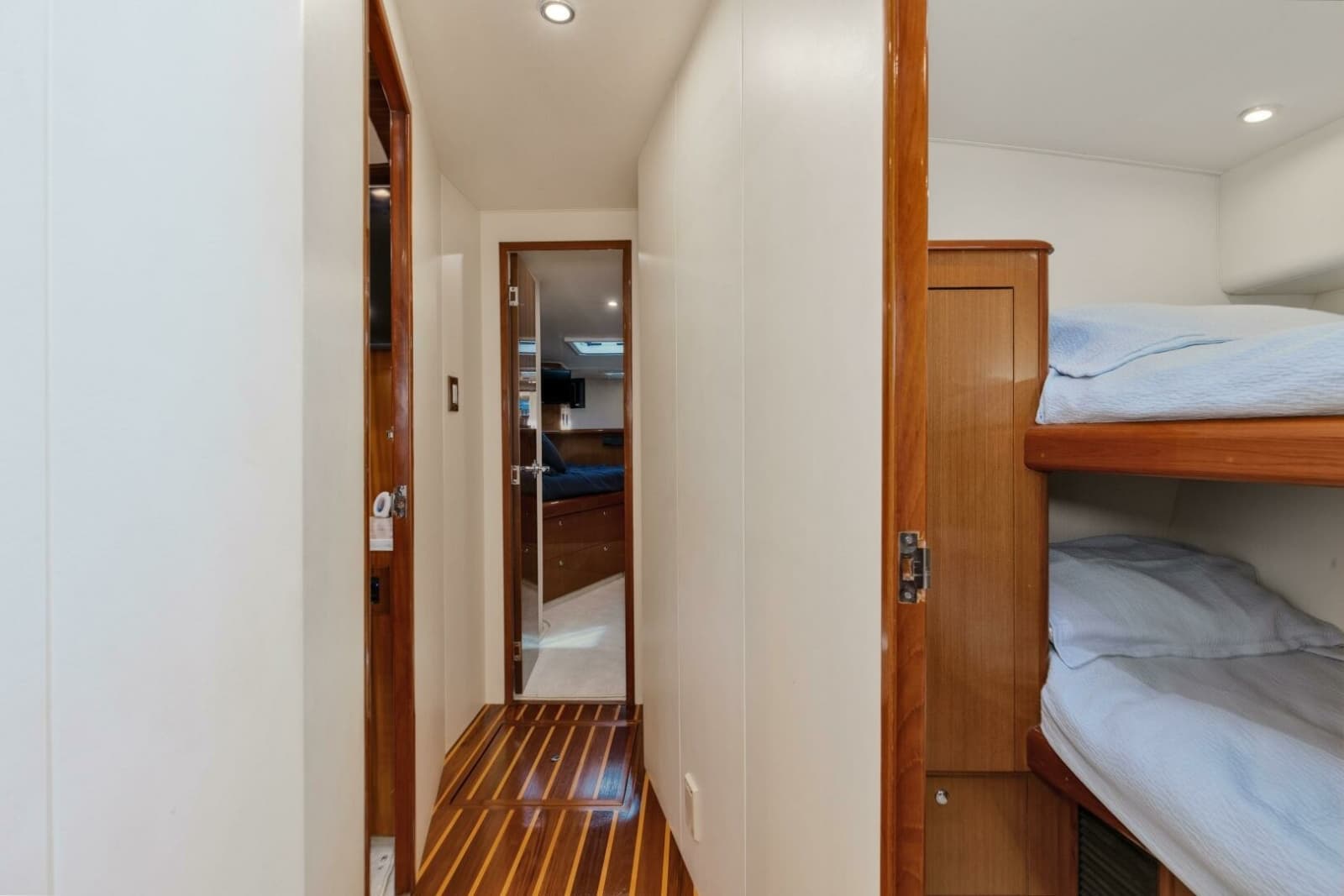 2001 Viking 65 Enclosed Bridge - Photo 29