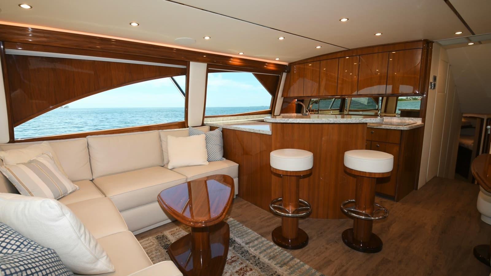 2019 Viking 58 Convertible - Photo 9