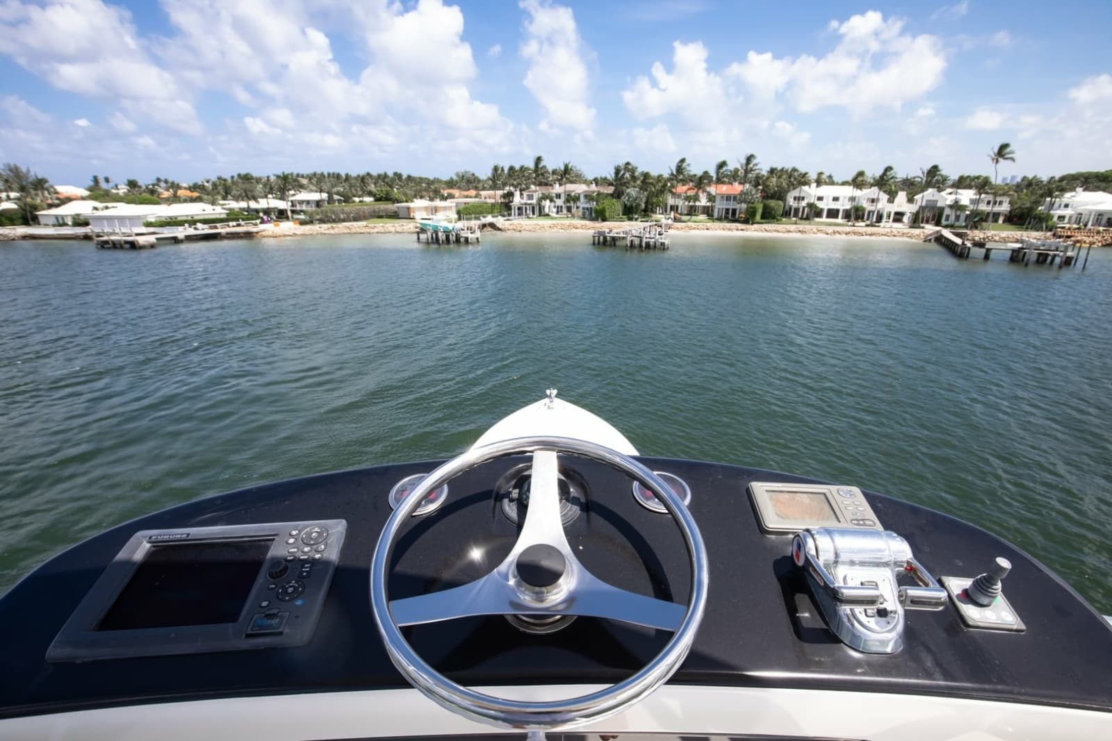 2010 Viking 82 Convertible - Photo 34