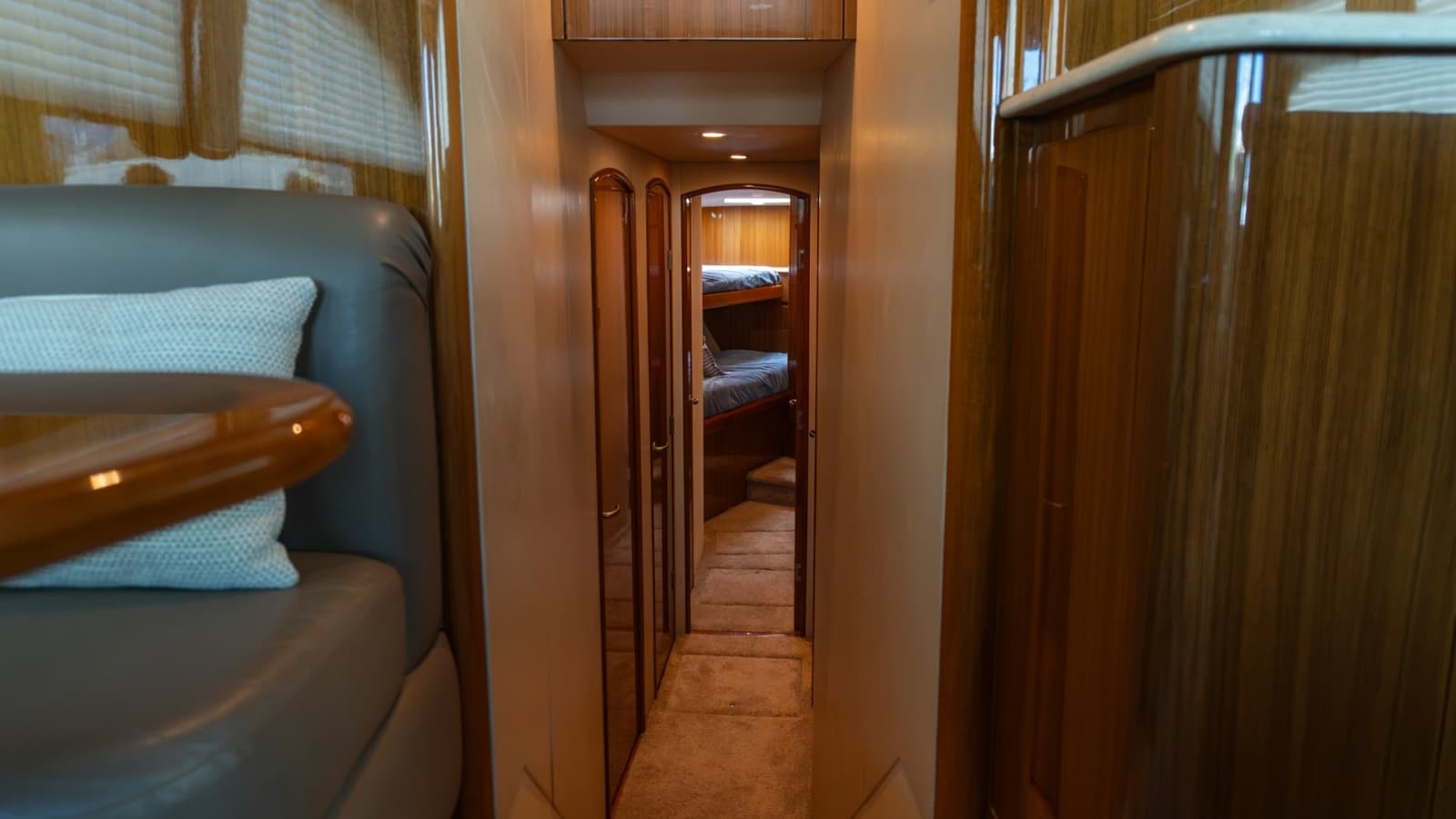 2009 Viking 50 Convertible - Photo 28