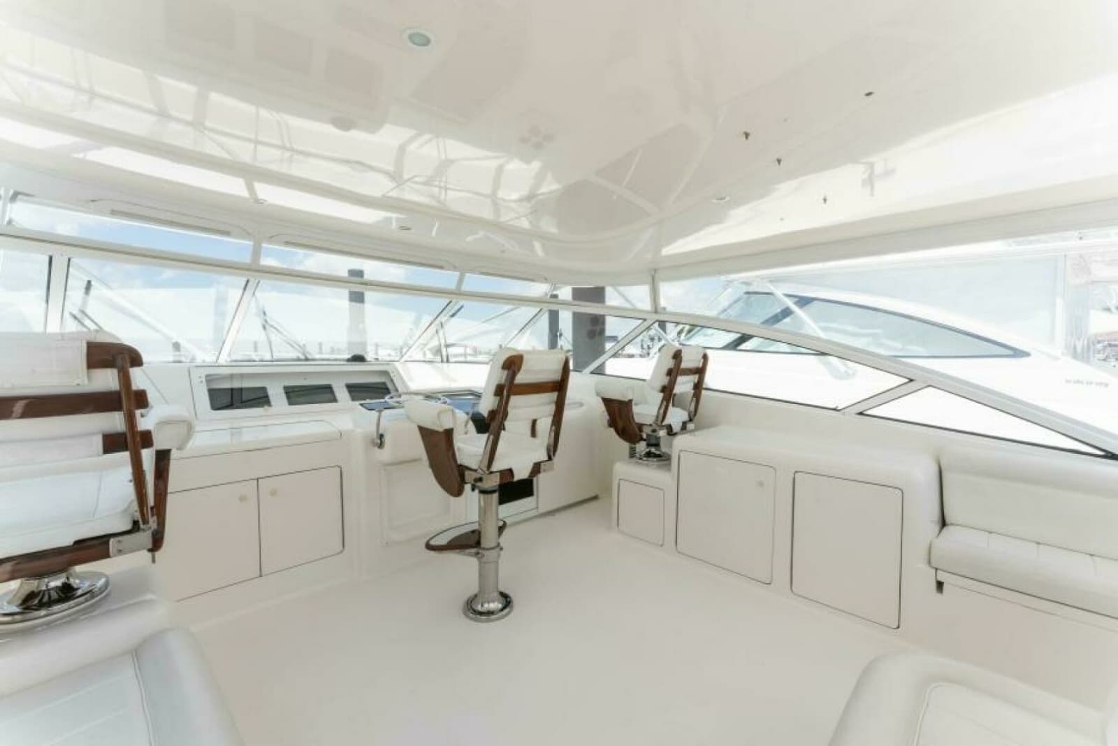 2009 Viking 45 Open - Photo 23