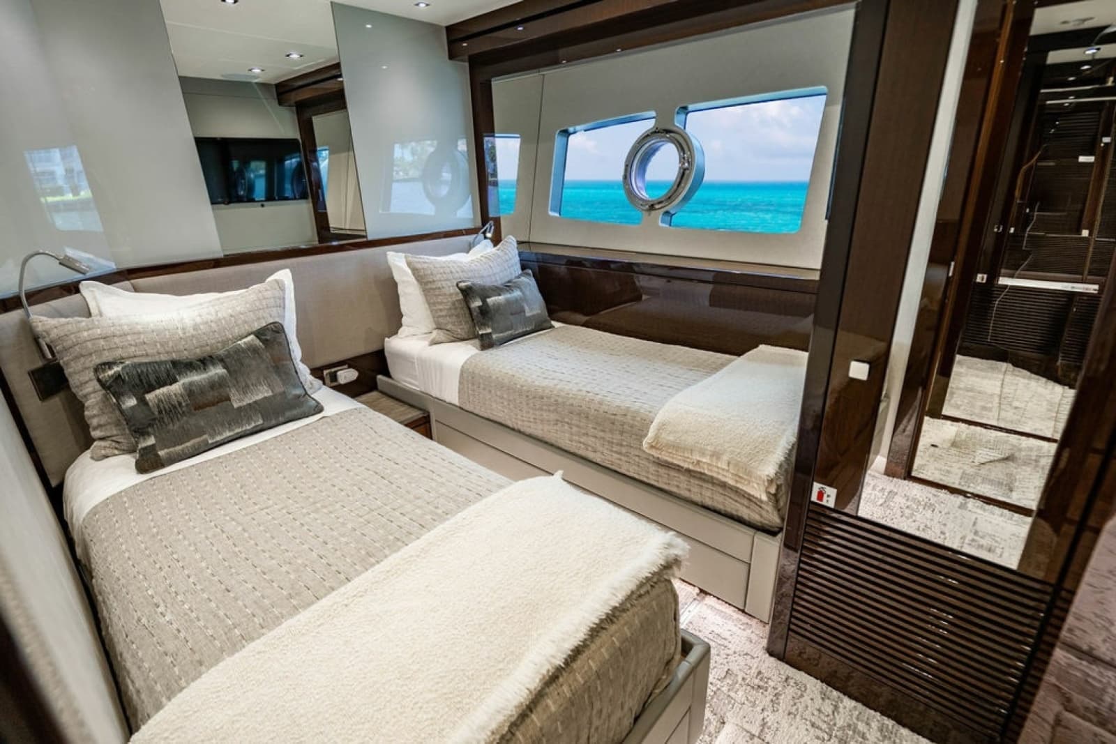 2019 Sunseeker 95 Motor Yacht - Photo 74