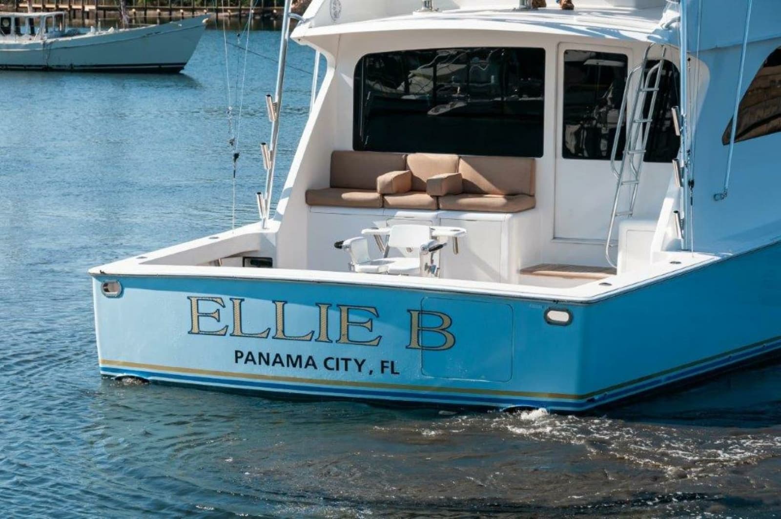2001 Viking 61 Convertible - Photo 56