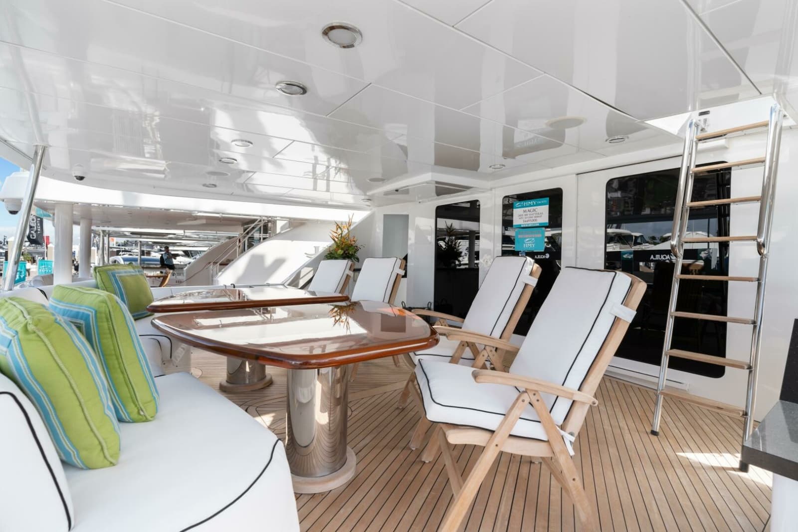 2005 Hatteras 100 Motor Yacht - Photo 37