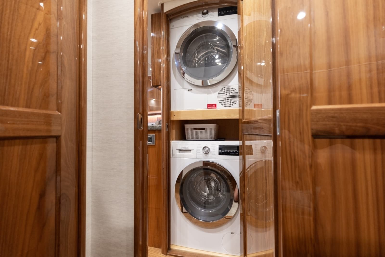 2018 Viking 52 Sport Tower - Photo 33