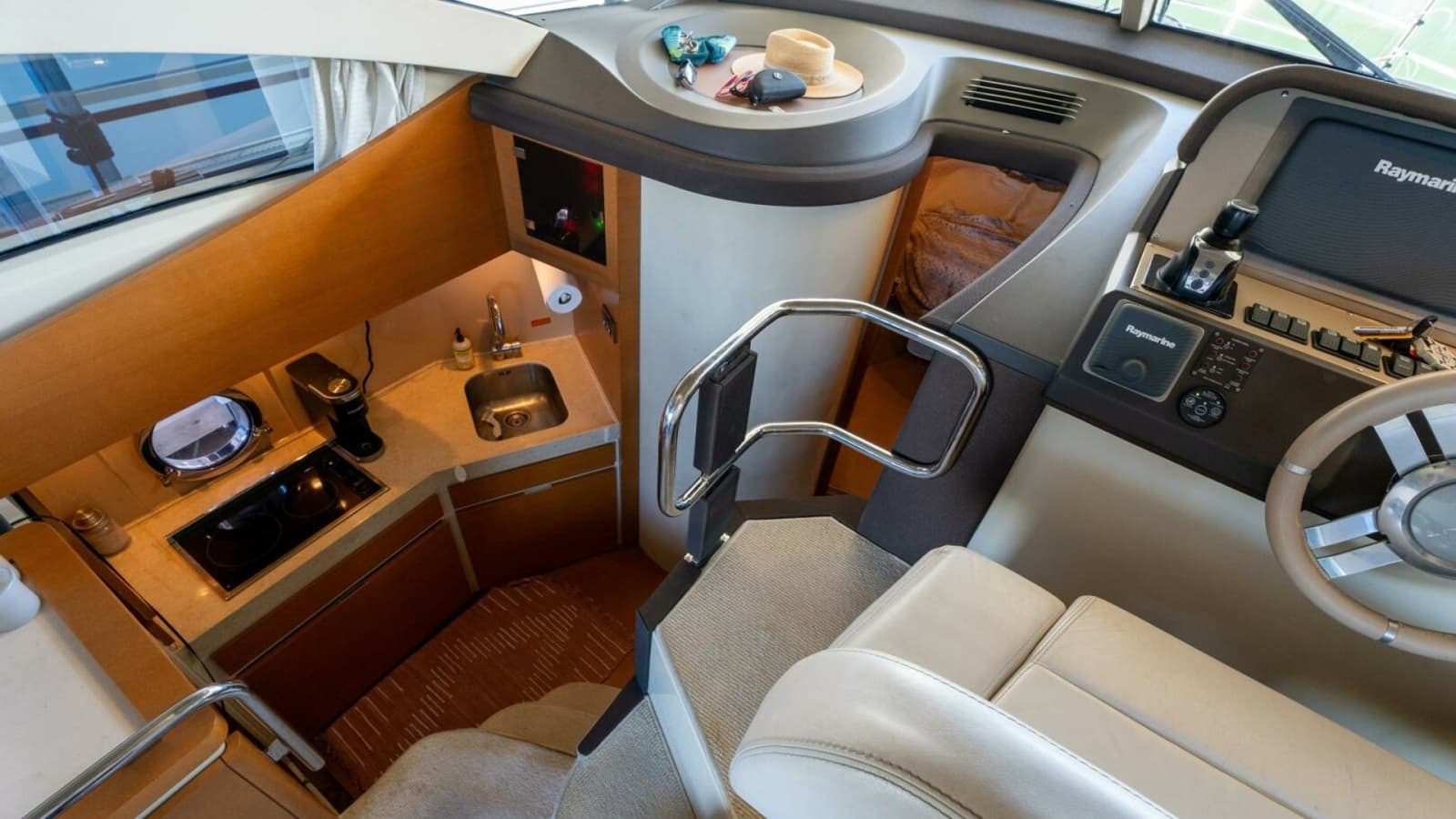2013 Azimut 40 Flybridge - Photo 15
