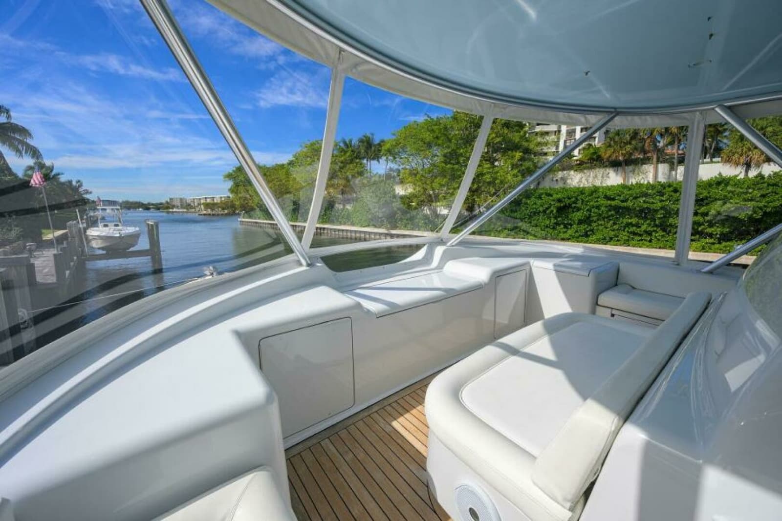 2008 Viking 60 Convertible - Photo 23