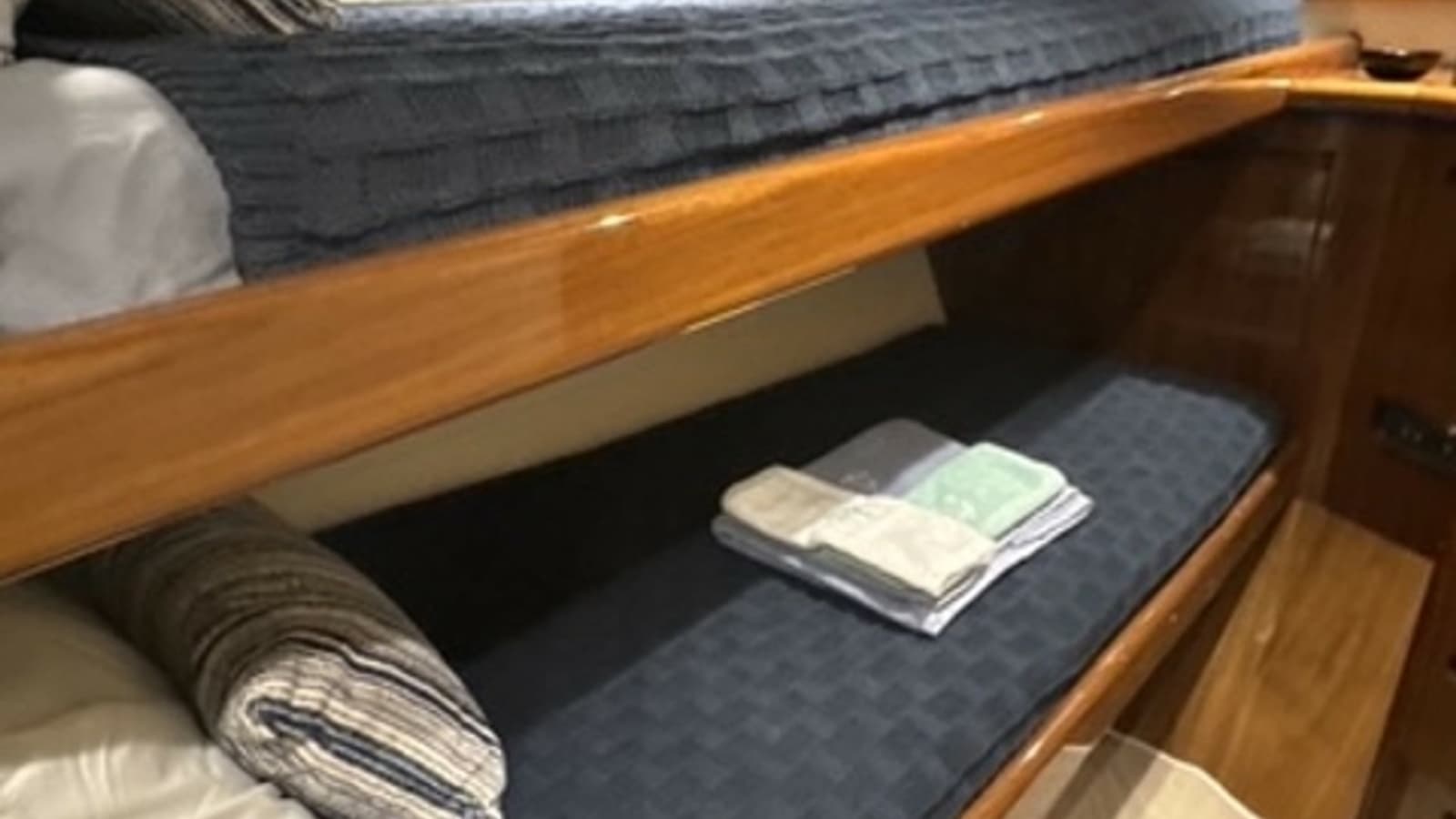 2021 Viking 48 Convertible - Photo 28