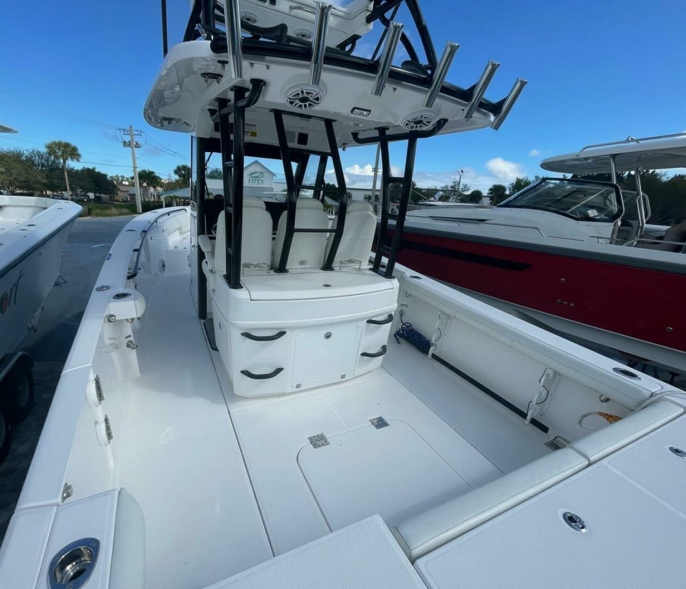 2022 Everglades 335 Center Console - Photo 10