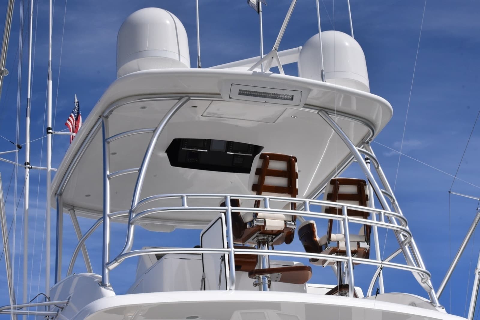 2019 Viking 80 Skybridge - Photo 137
