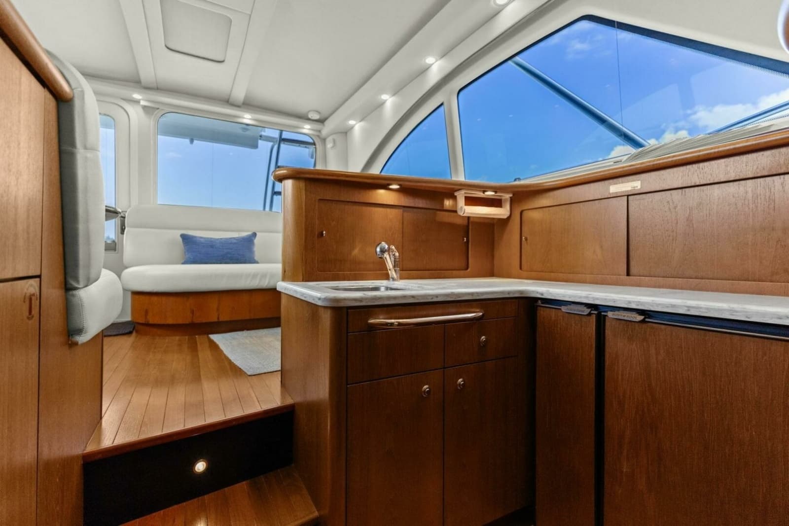 2013 Tiara Yachts 3900 Convertible - Photo 17