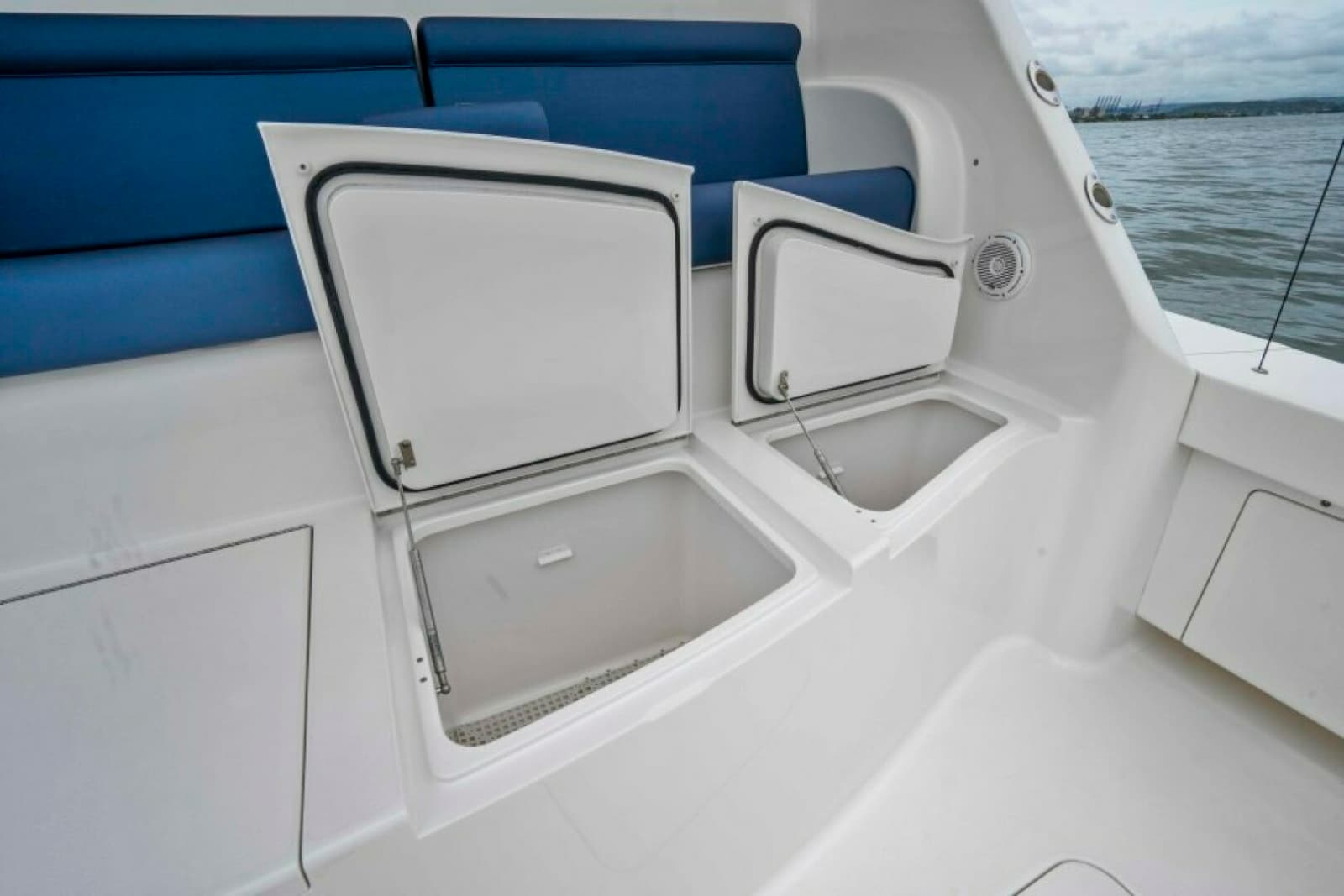 2011 Viking 70 Enclosed Bridge - Photo 47