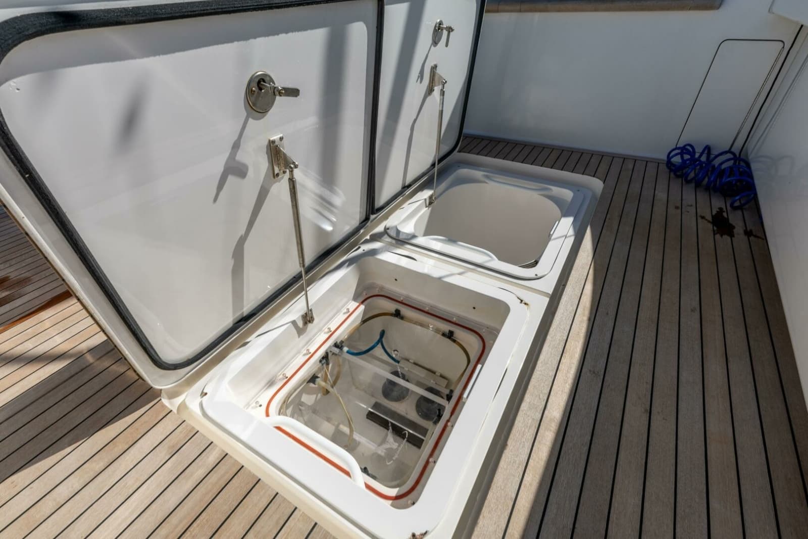 2013 Viking 76 Convertible - Photo 71