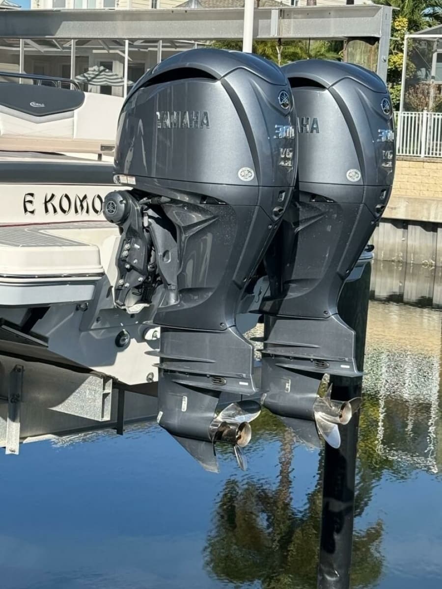 2021 Robalo R317 - Photo 17