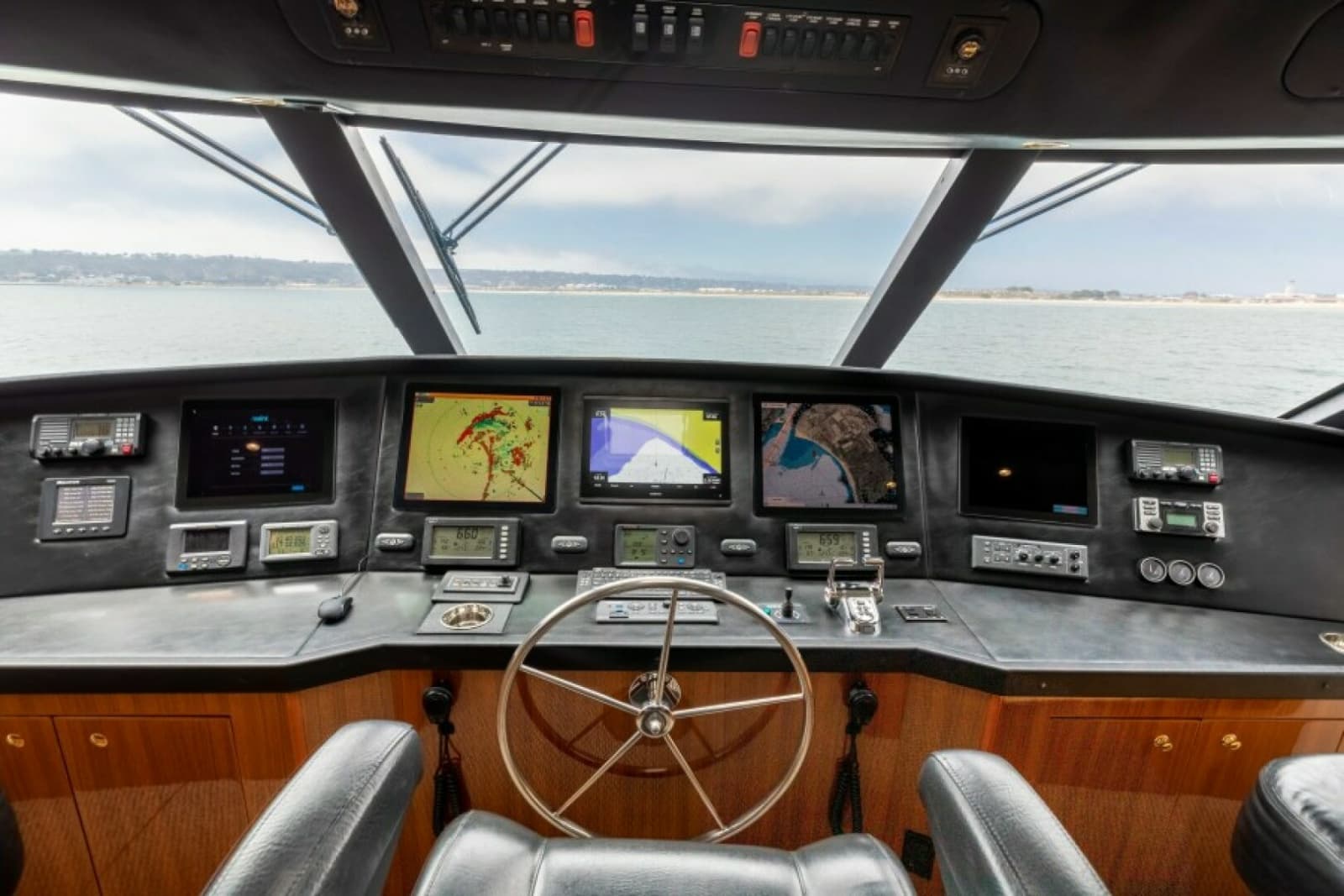 2006 Viking 74 Enclosed Bridge - Photo 46