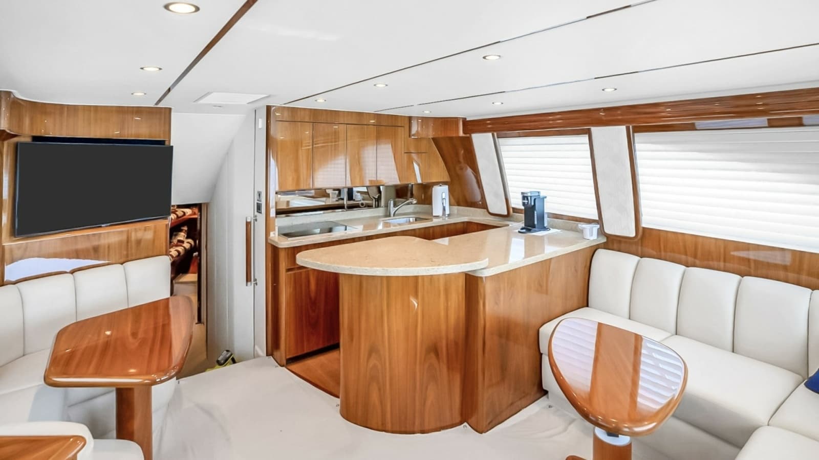 2021 Viking 48 Convertible - Photo 4