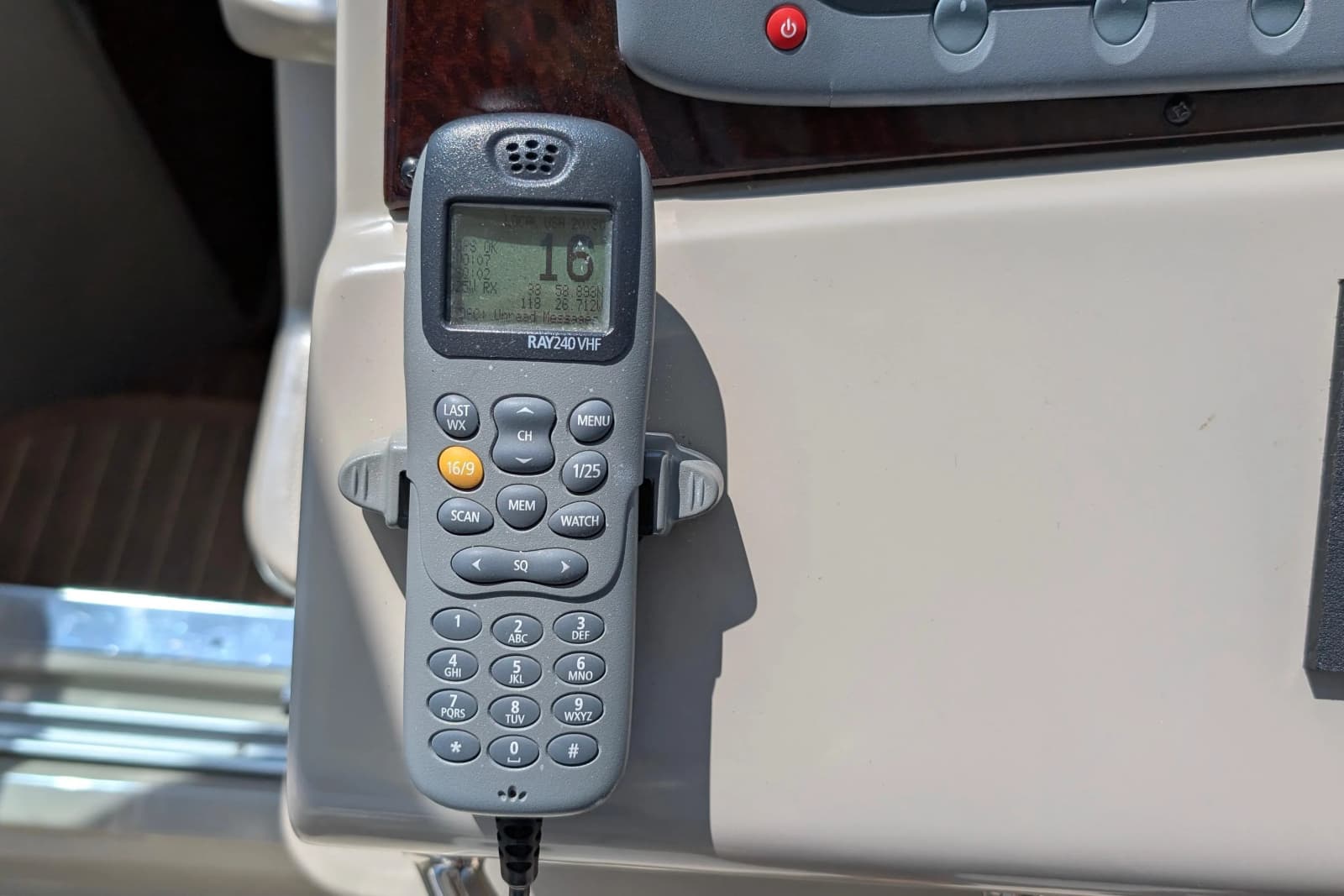 2009 Sea Ray 350 Sundancer - Photo 16