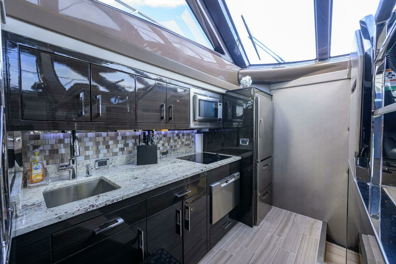 2016 Marquis 660 Sport Yacht - Photo 6
