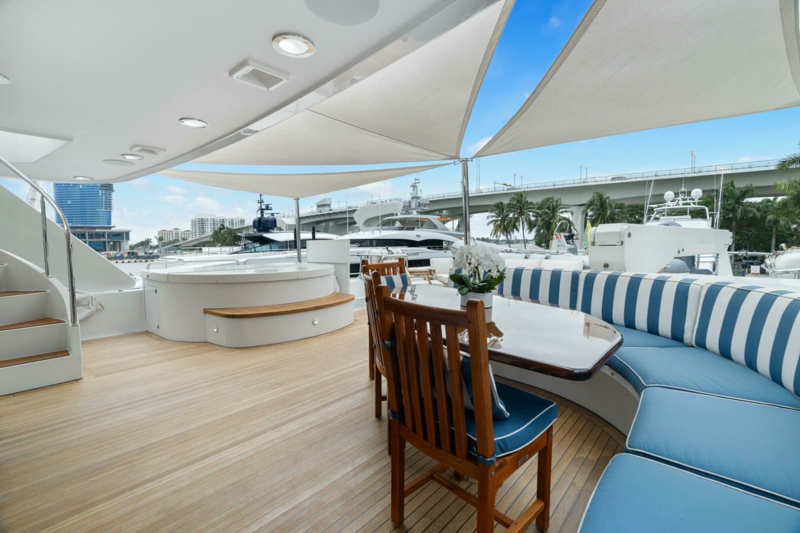 2004 Westport 130 Tri-Deck Motor Yacht - Photo 42