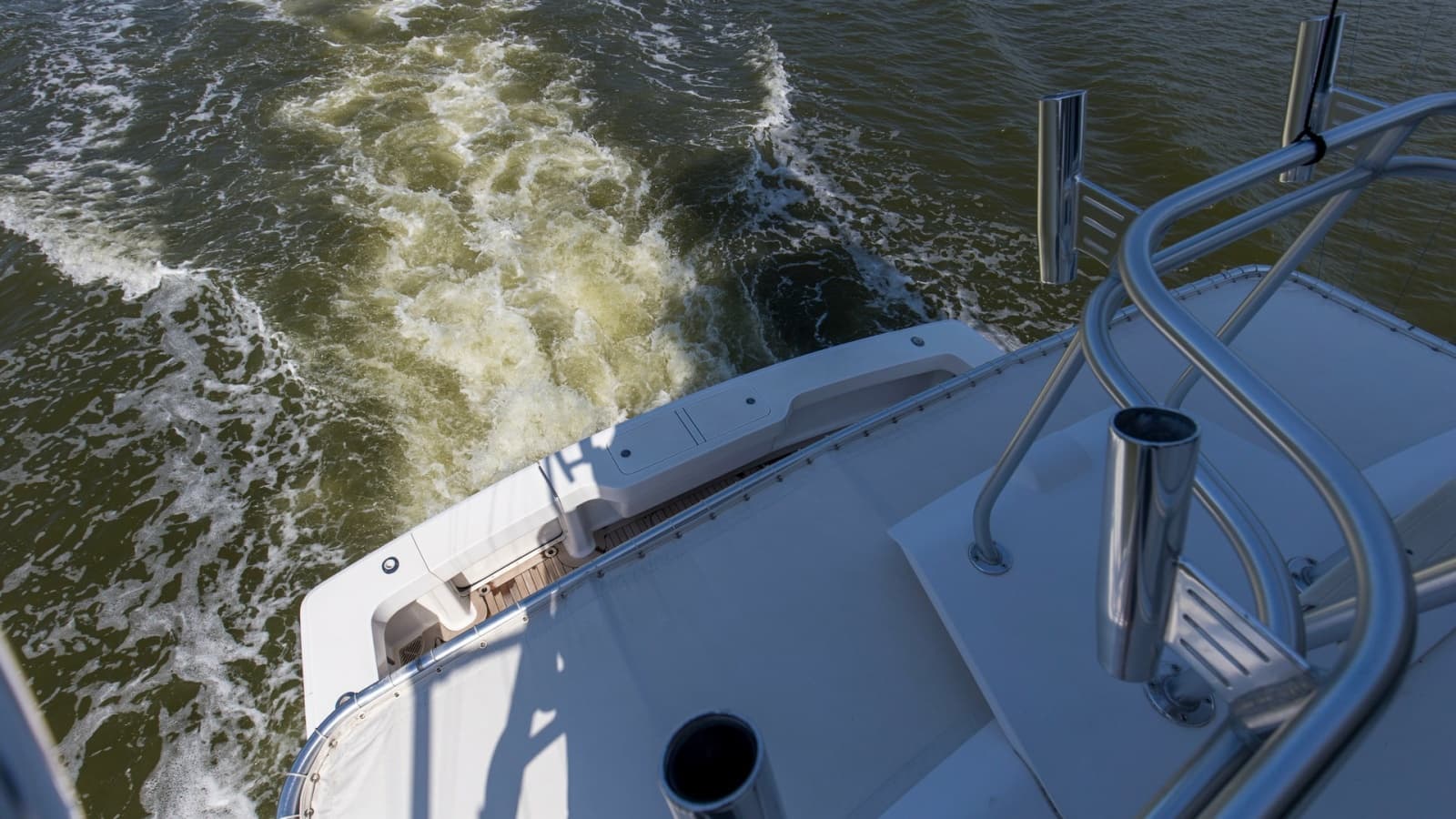 2005 Viking 61 Enclosed Bridge - Photo 37