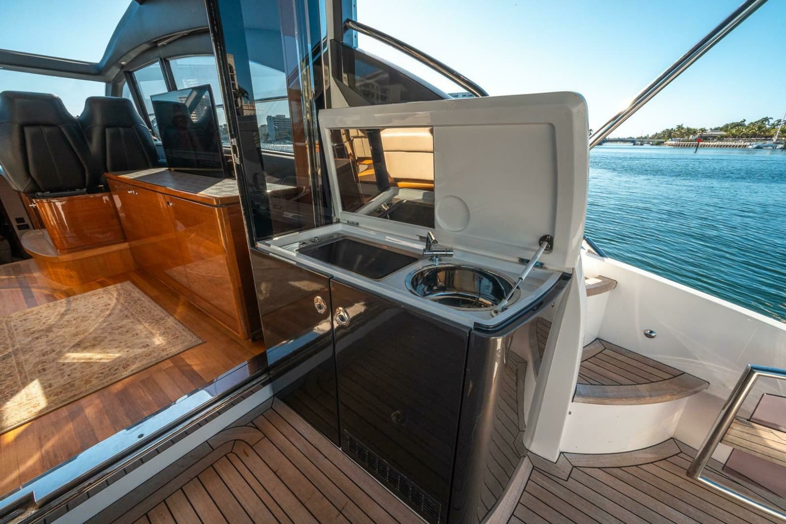 2016 Princess V48 - Photo 39