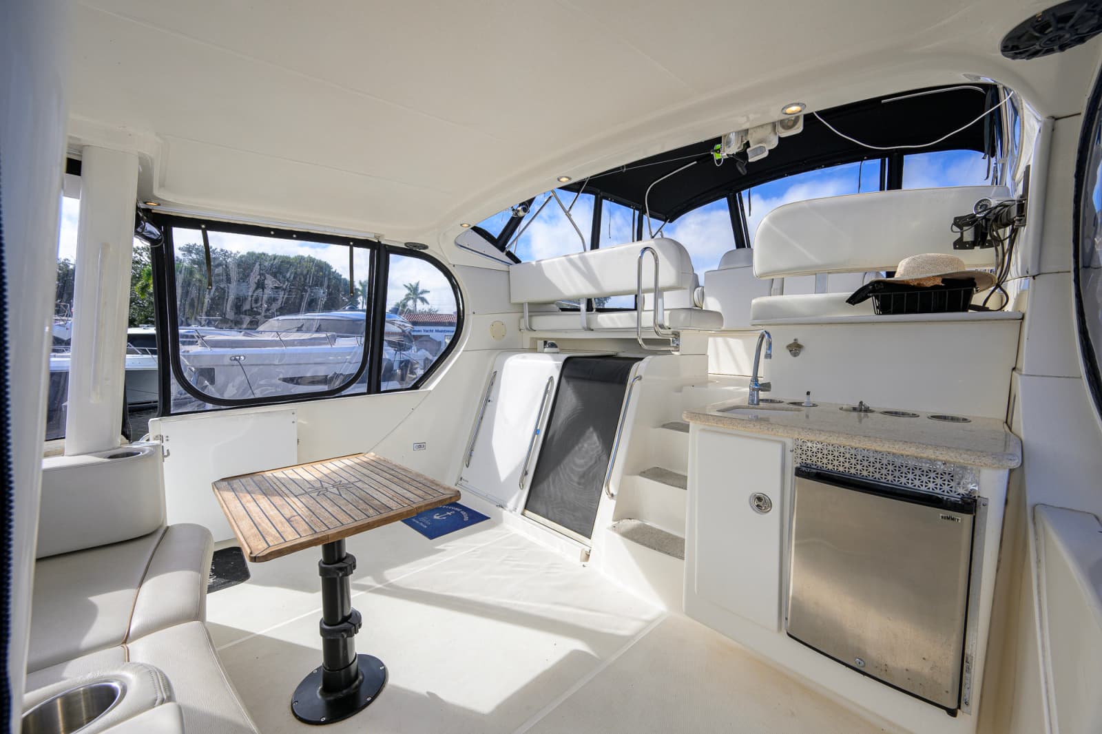 2005 Silverton 39 Motor Yacht - Photo 24