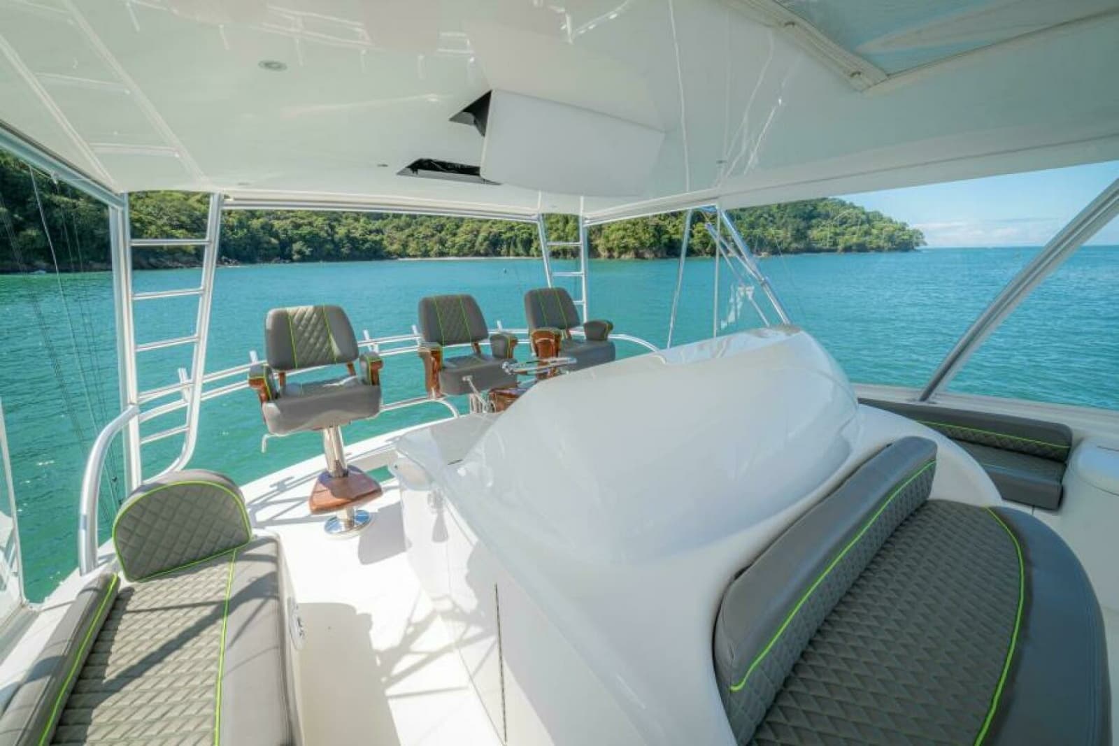 2017 Viking 62 Convertible - Photo 54