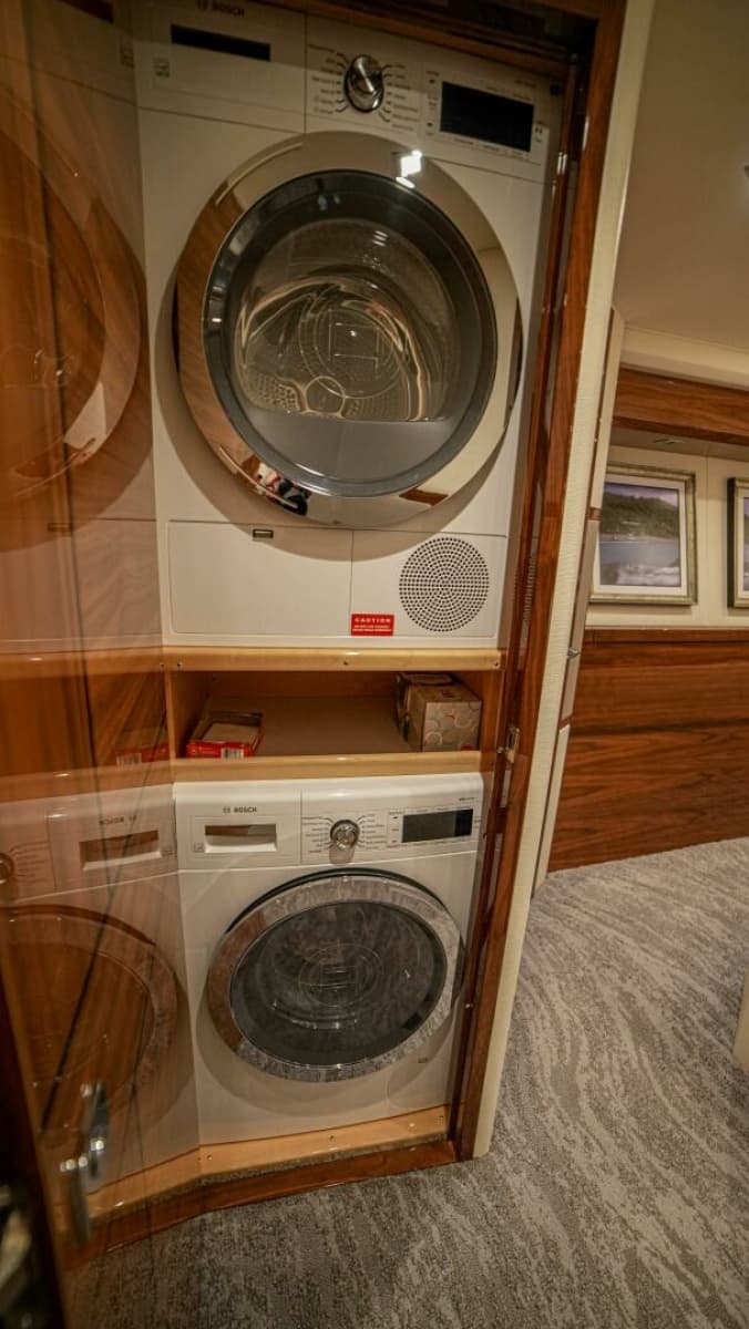 2023 Viking 72 Convertible - Photo 74