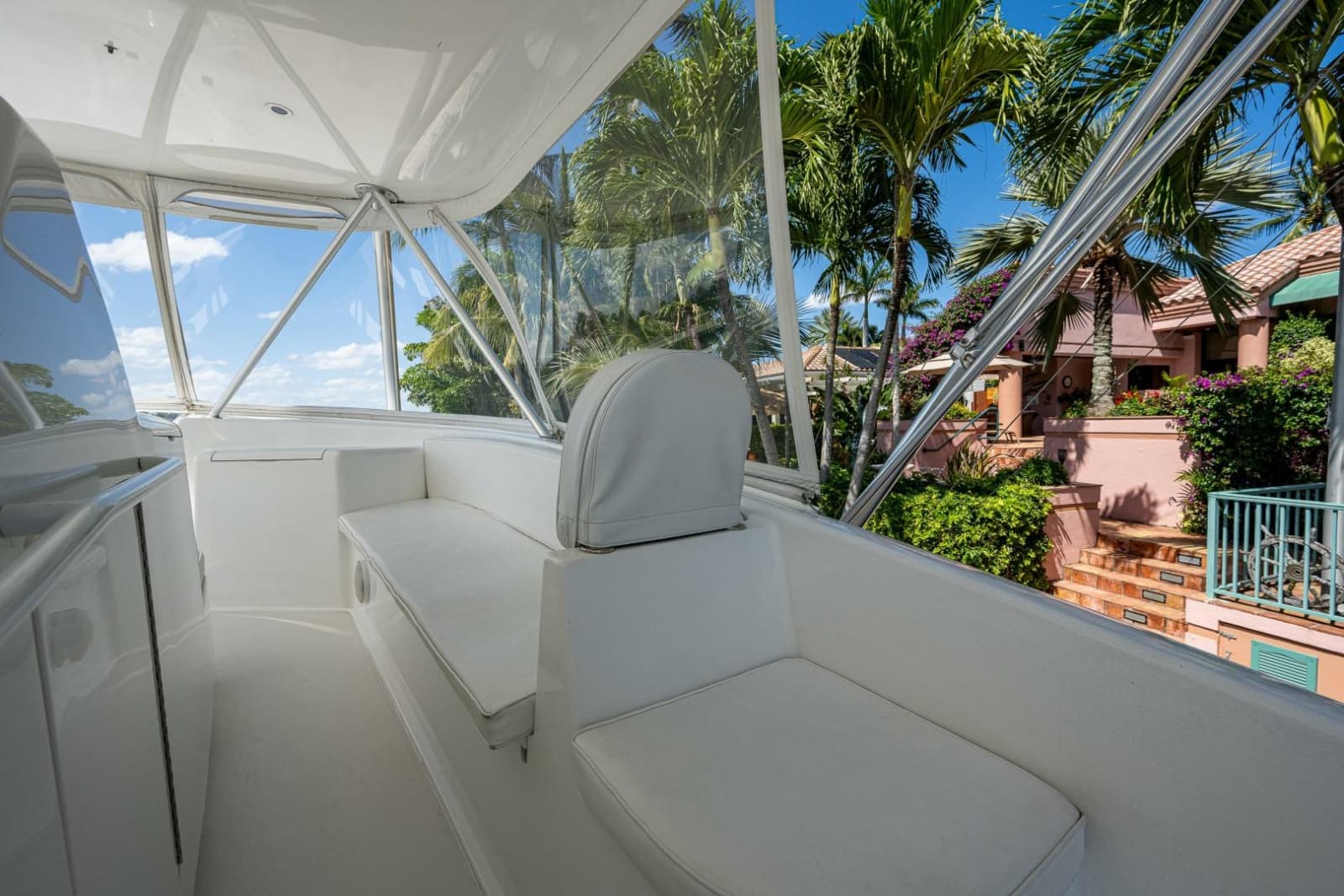2005 Viking 74 Convertible - Photo 41