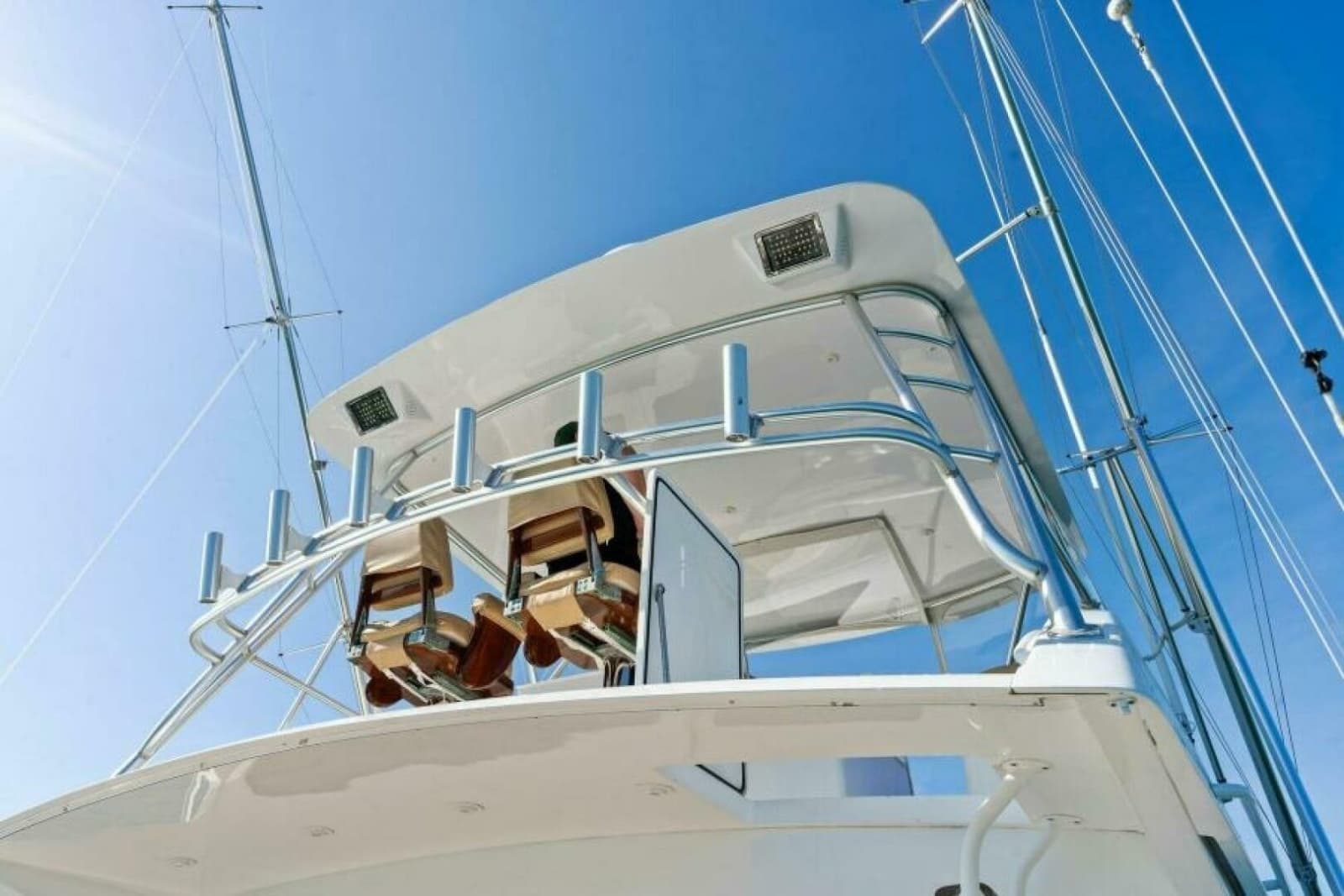 2003 Viking 48 Convertible - Photo 12