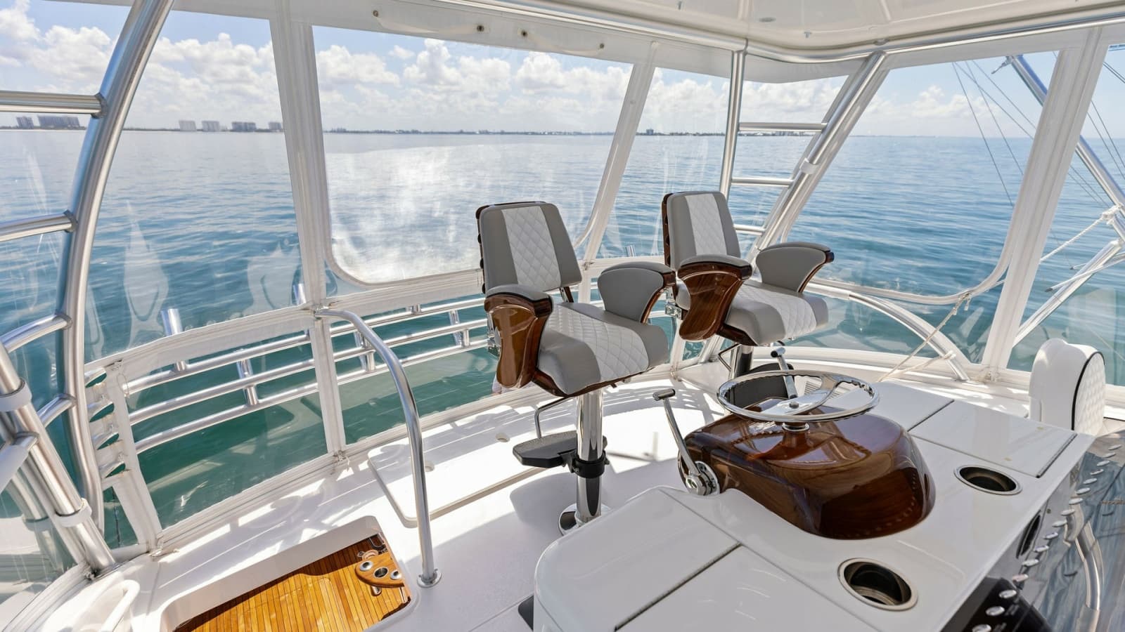 2024 Viking 54 Convertible - Photo 4