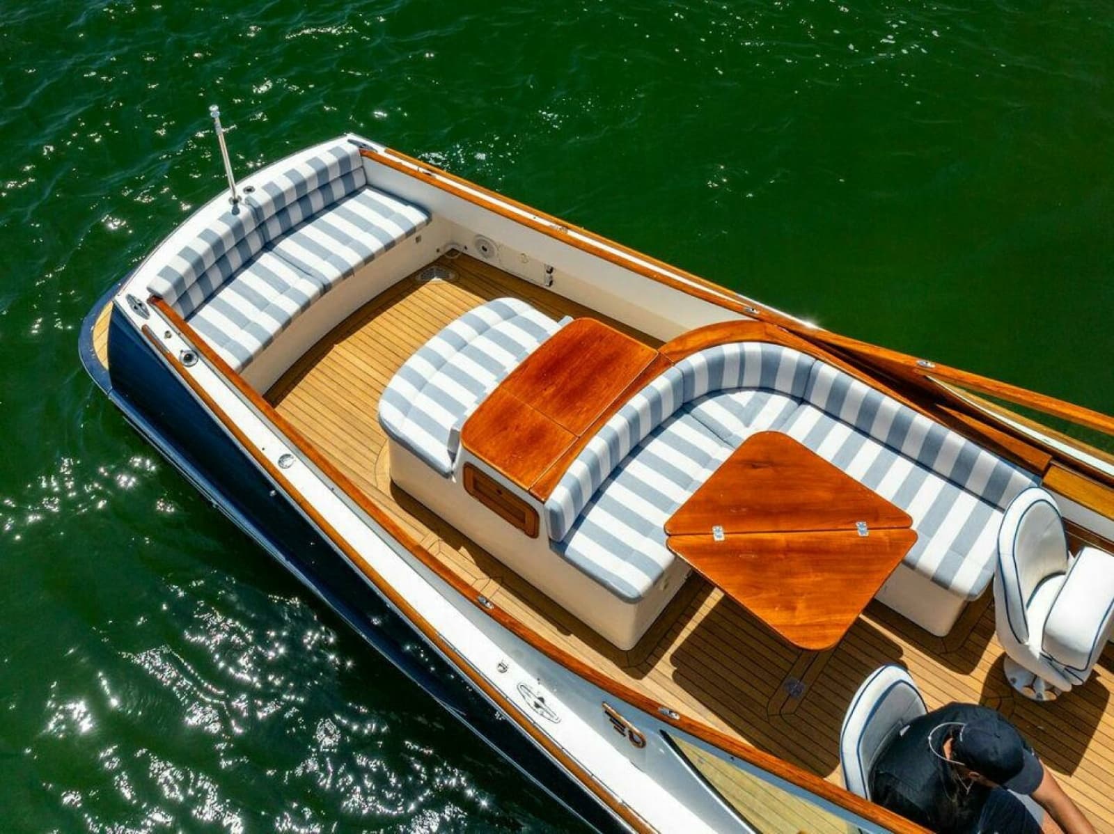 2004 Hinckley Talaria 29 R - Photo 7
