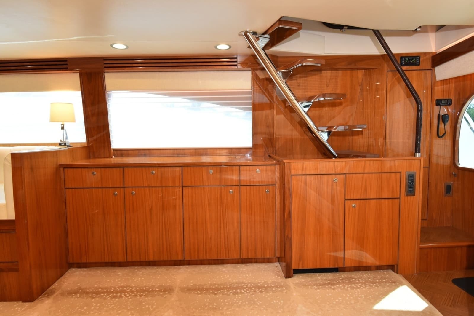 2019 Viking 80 Skybridge - Photo 115