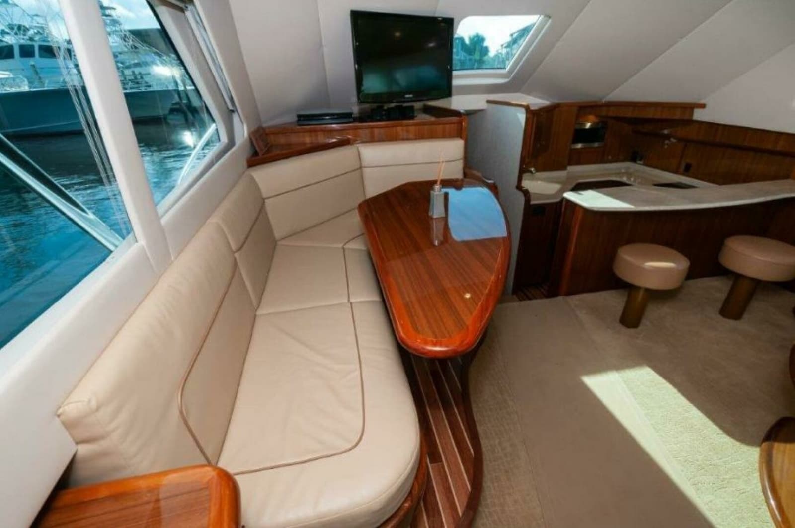 2012 Viking 42 Convertible - Photo 10