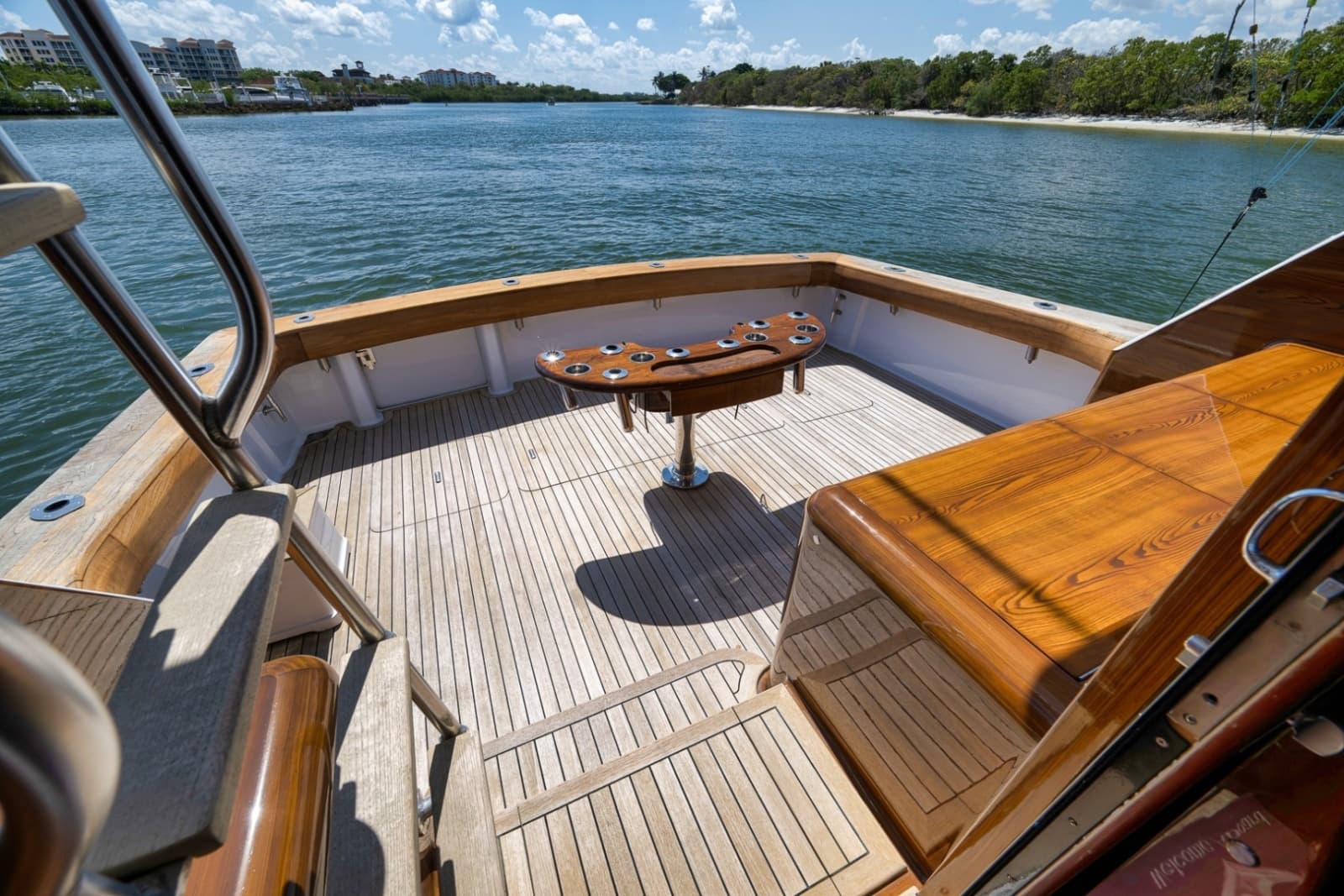 2003 Viking 52 Convertible - Photo 21