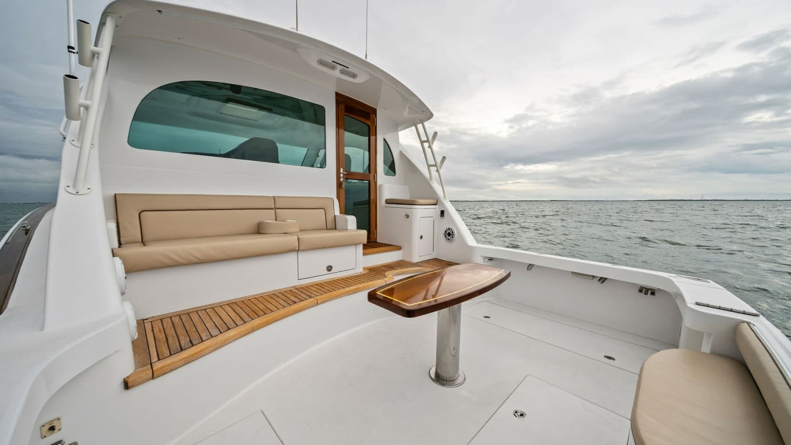 2017 Hatteras GT 45X - Photo 44