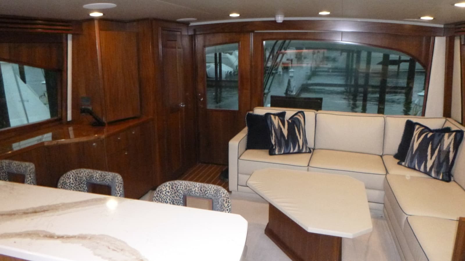 2022 Viking 68 Convertible - Photo 2
