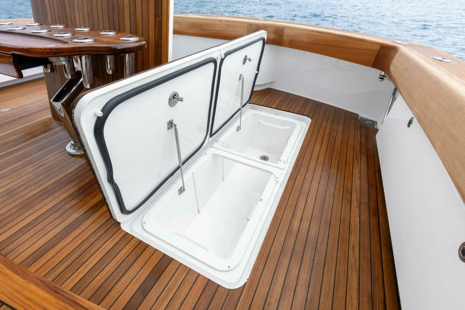 2022 Viking 68 Enclosed Bridge - Photo 56