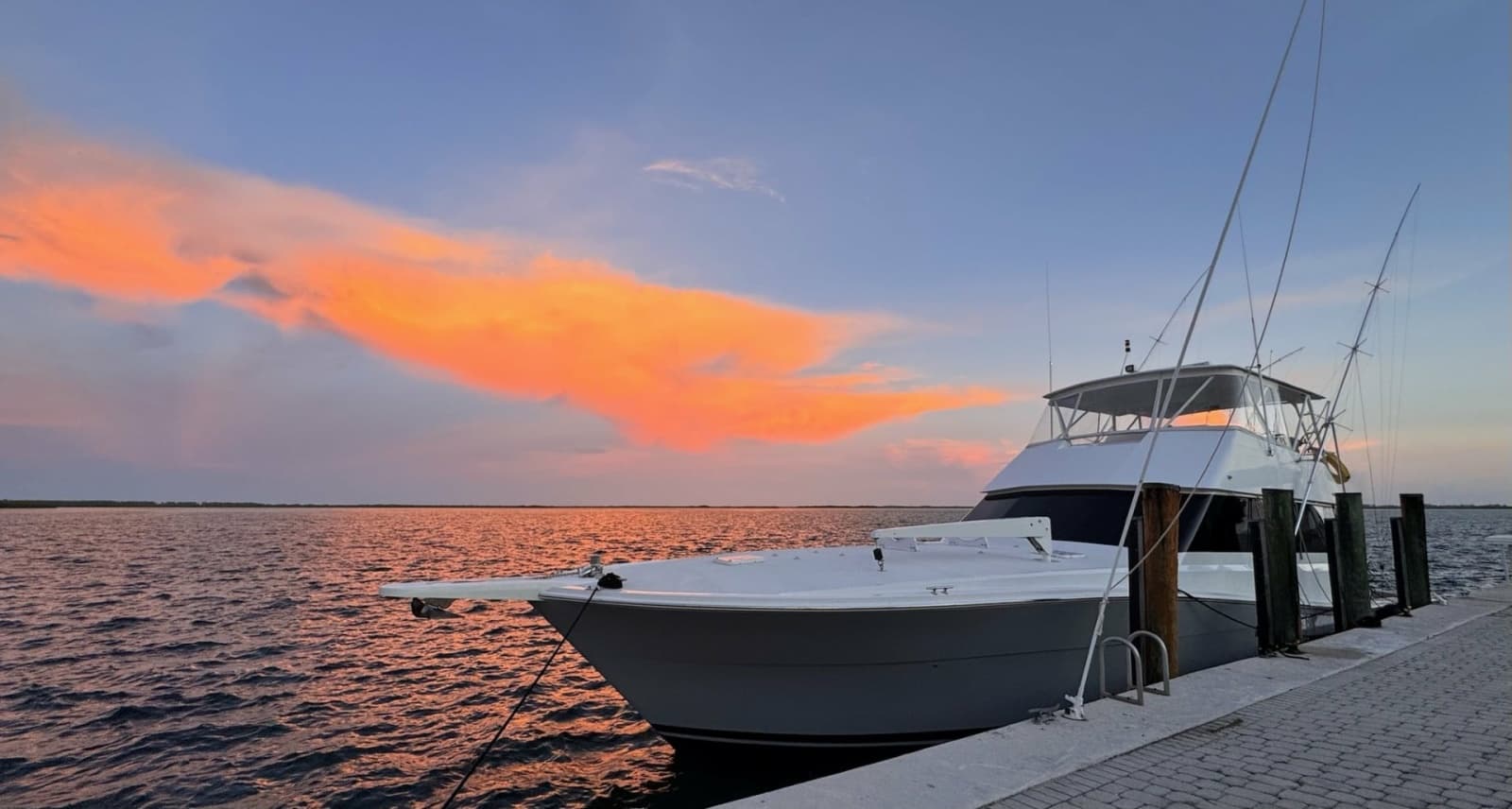 1998 Viking 58 Convertible - Photo 40