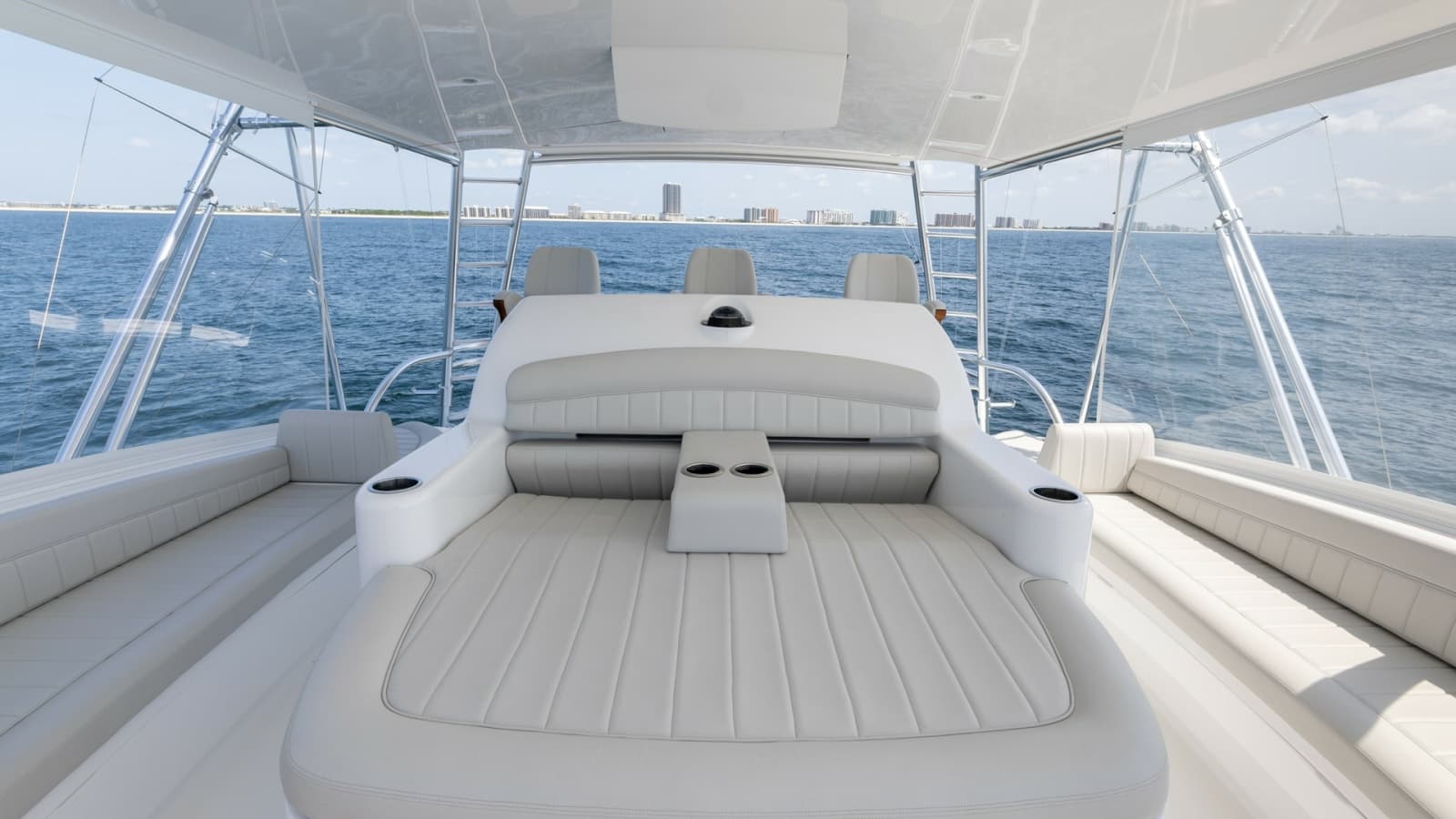 2025 Viking 74 Convertible - Photo 5