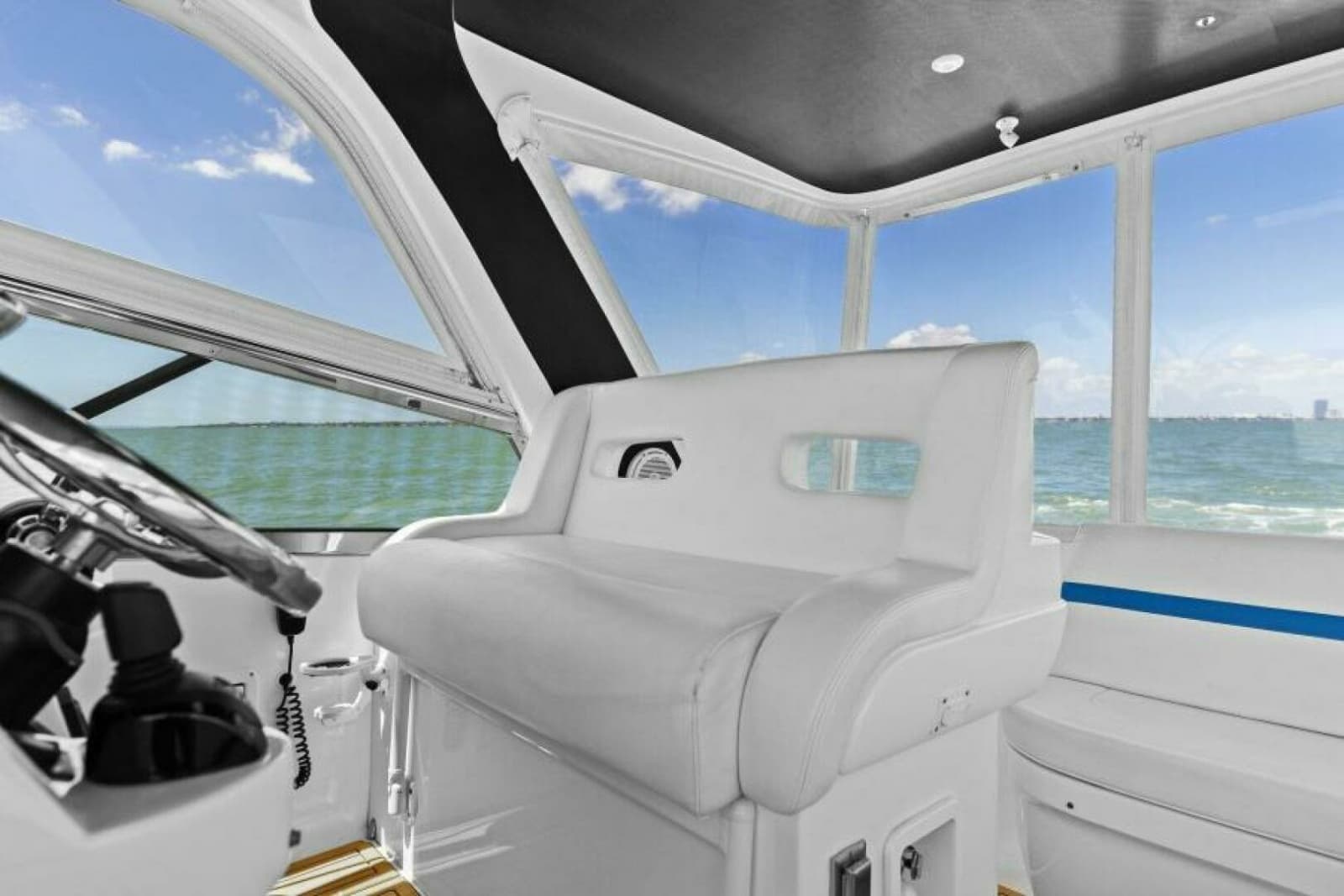 2019 Intrepid 475 Sport Yacht - Photo 14