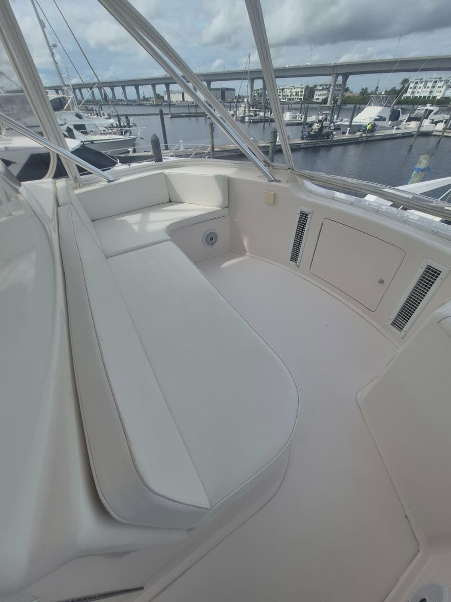 2006 Viking 56 Convertible - Photo 8