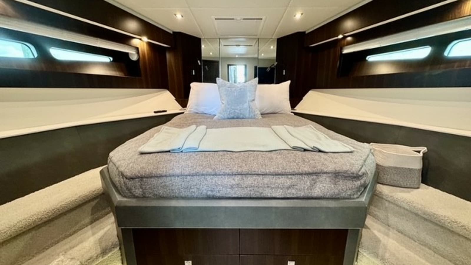 2023 Cruisers Yachts 50 Cantius - Photo 21