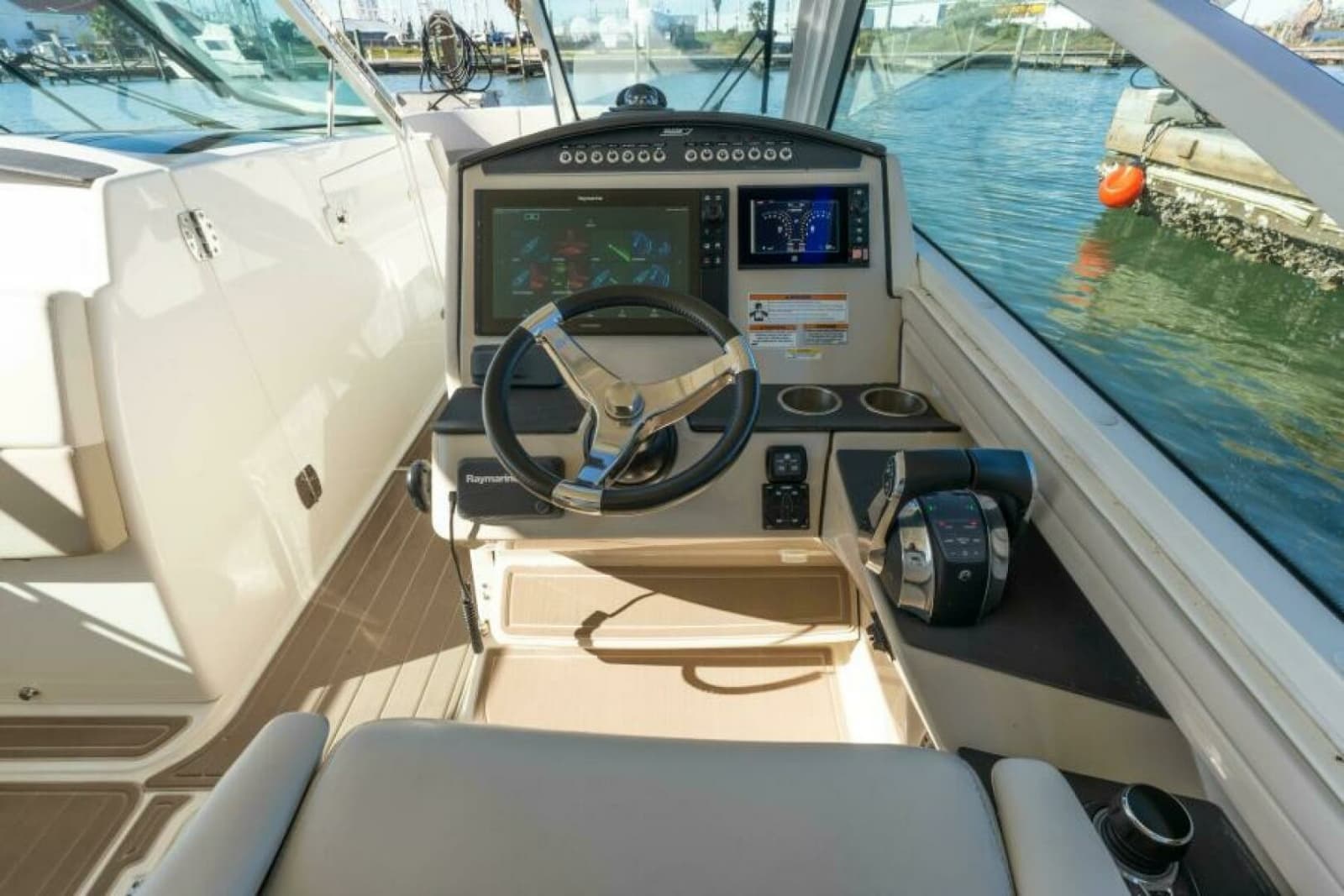 2017 Boston Whaler 320 Vantage - Photo 6