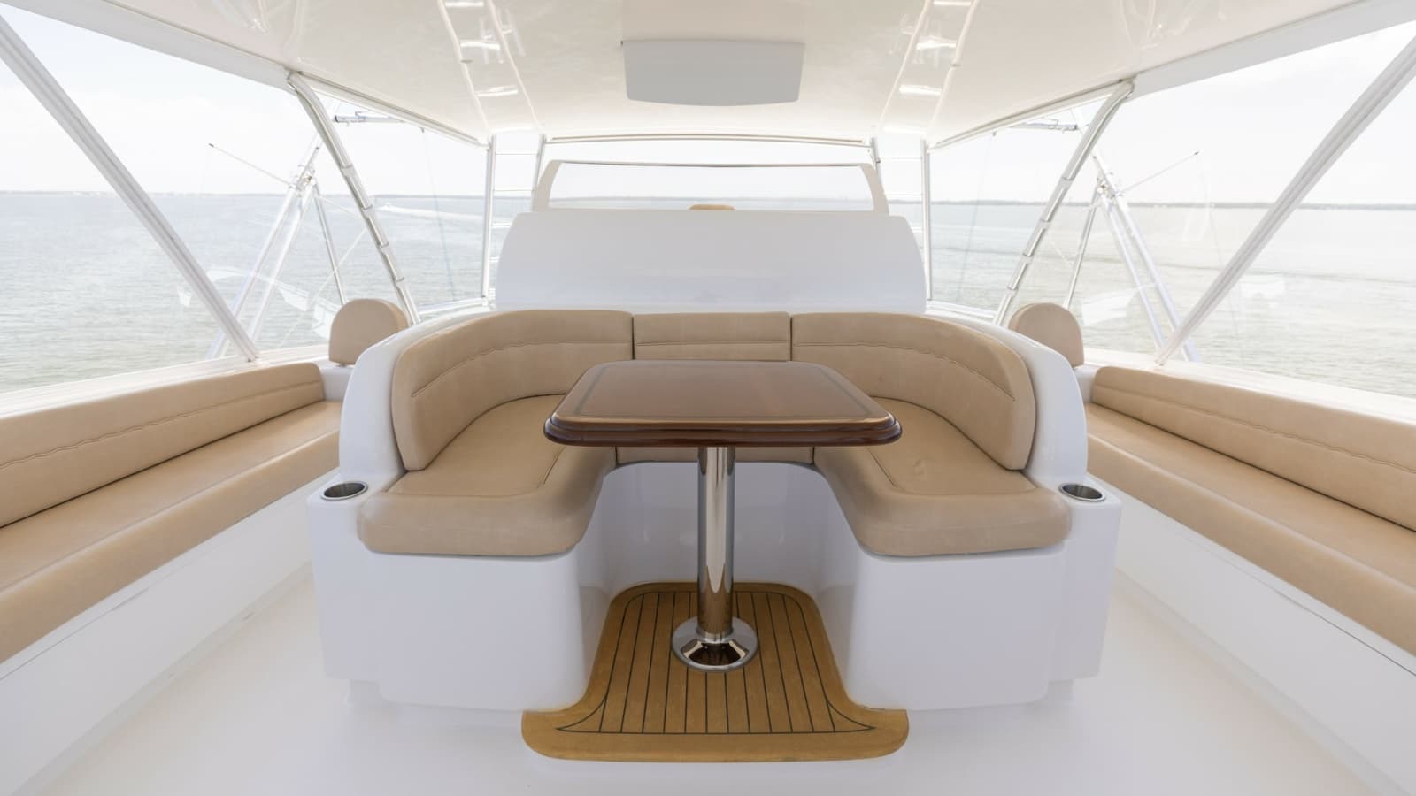 2016 Viking 80 Convertible - Photo 52