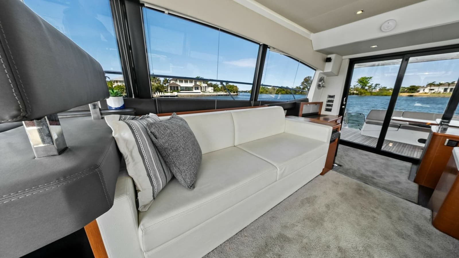 2015 Prestige 550 - Photo 30