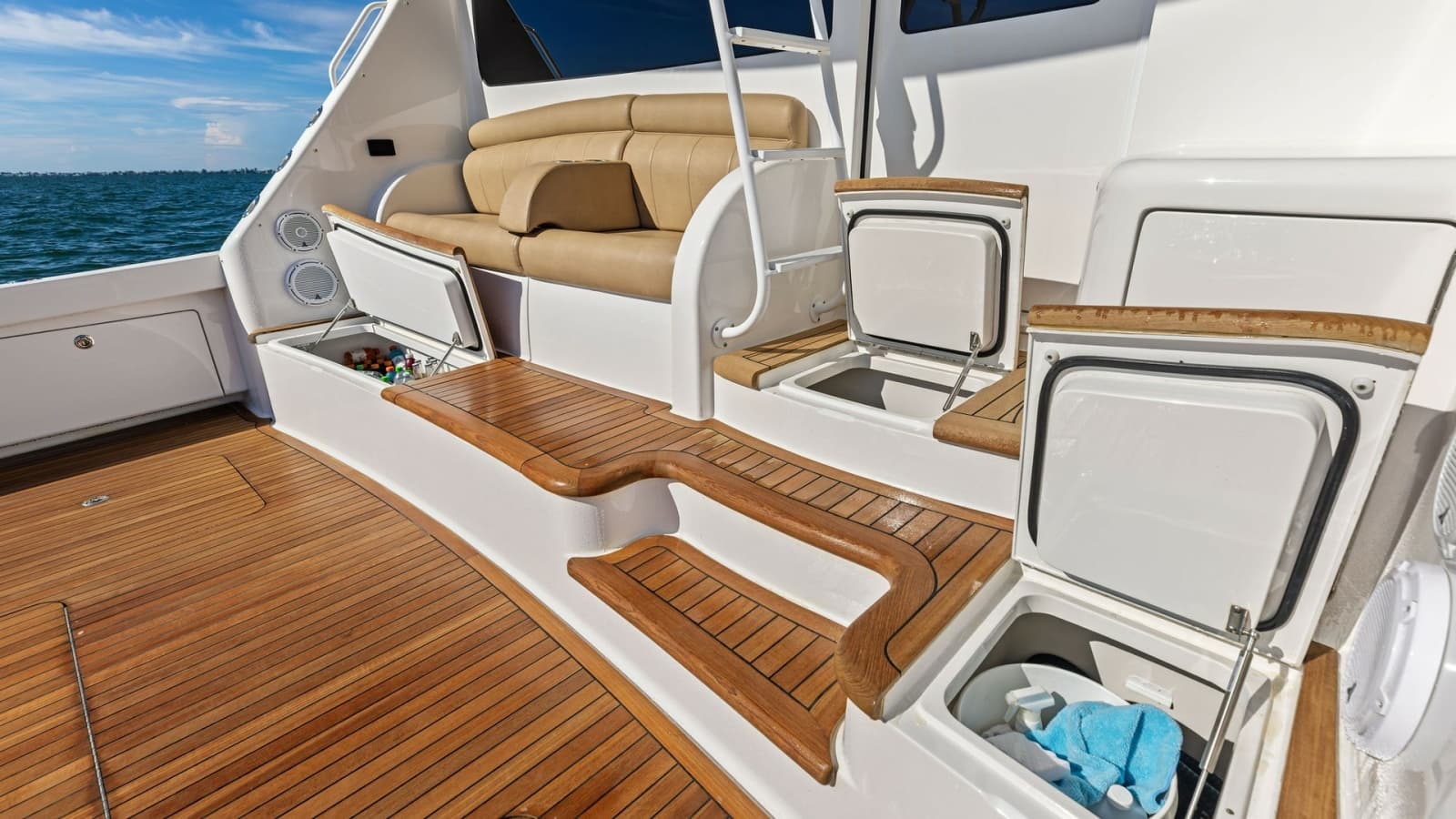 2018 Viking 62 Enclosed Bridge - Photo 13