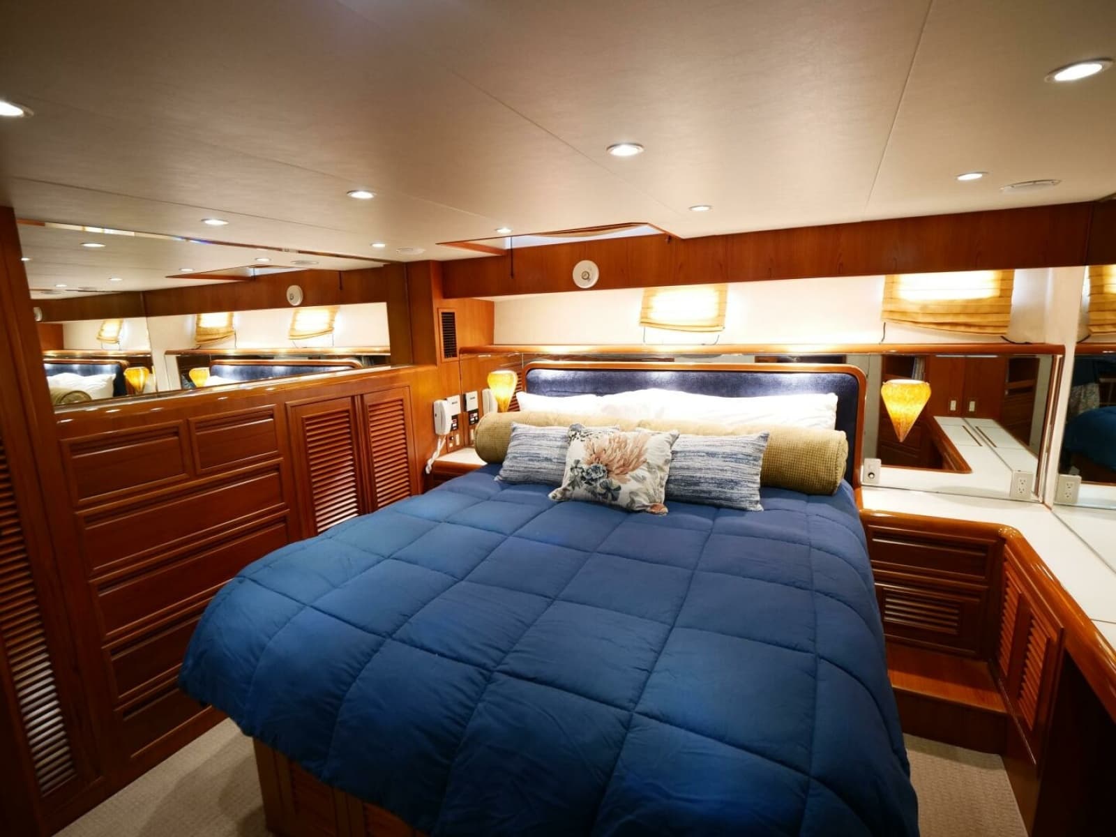 2000 Offshore Yachts 62 Pilothouse - Photo 29