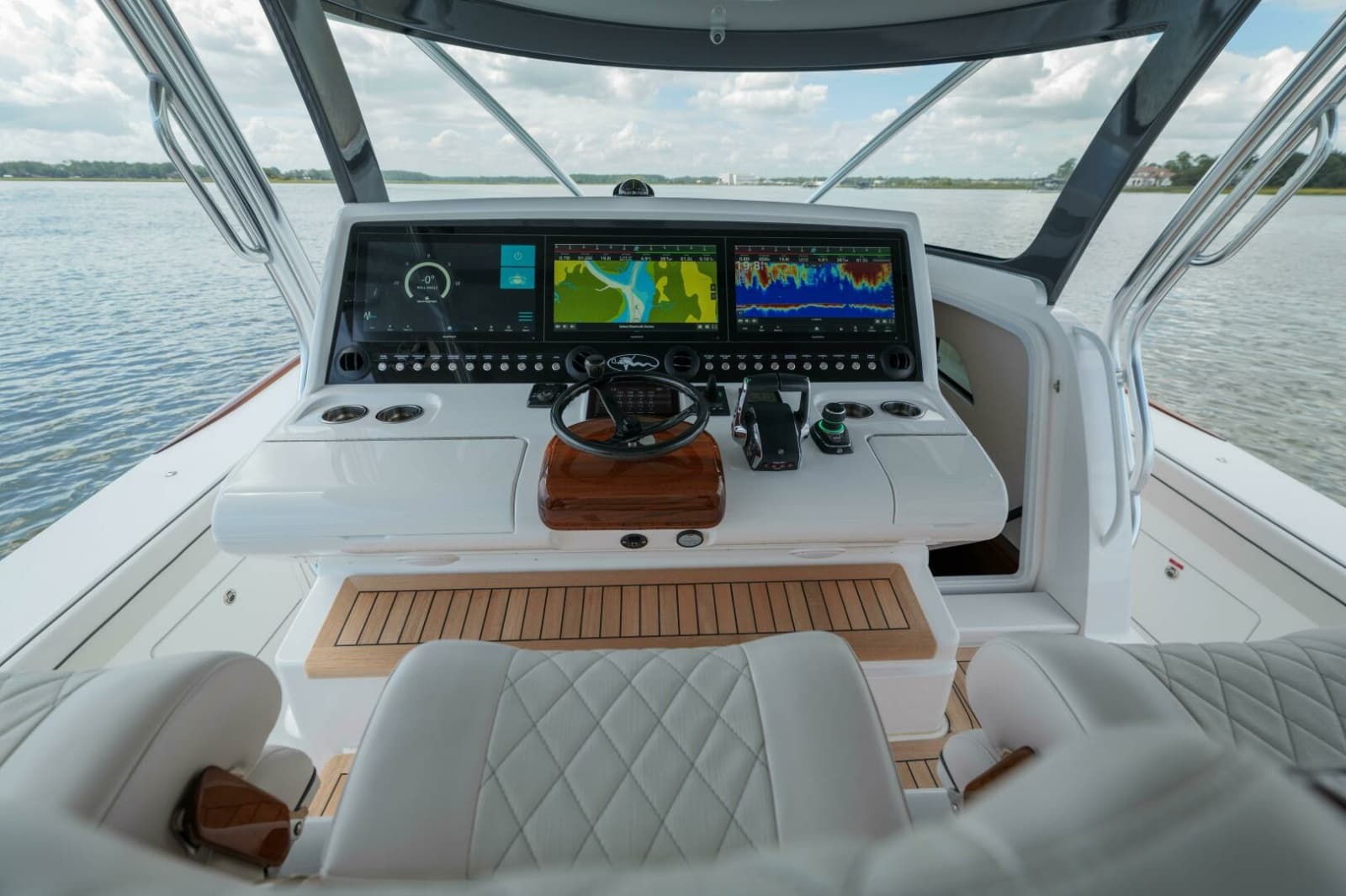 2024 Valhalla Boatworks V-55 - Photo 17