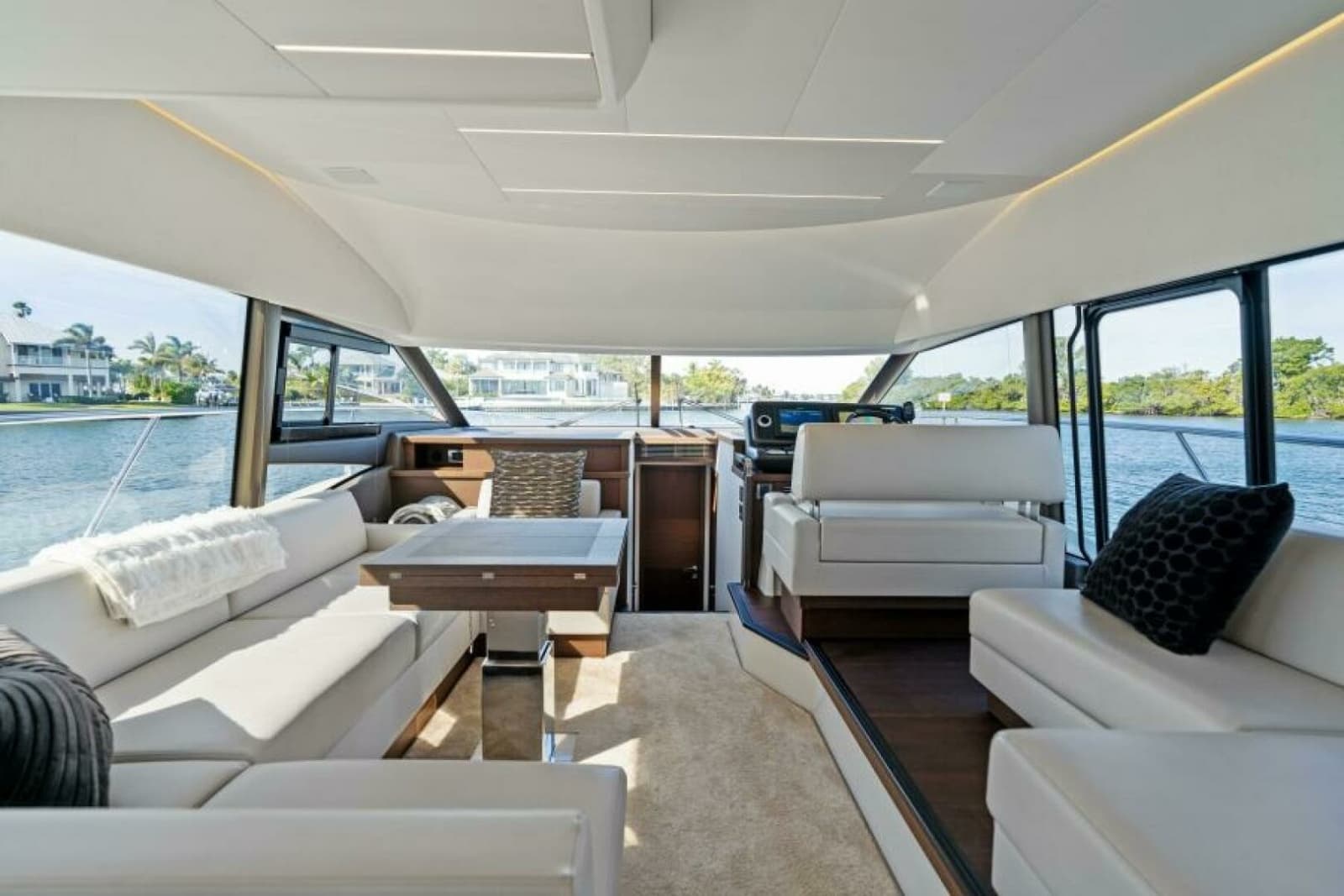 2020 Prestige 520 Flybridge - Photo 4